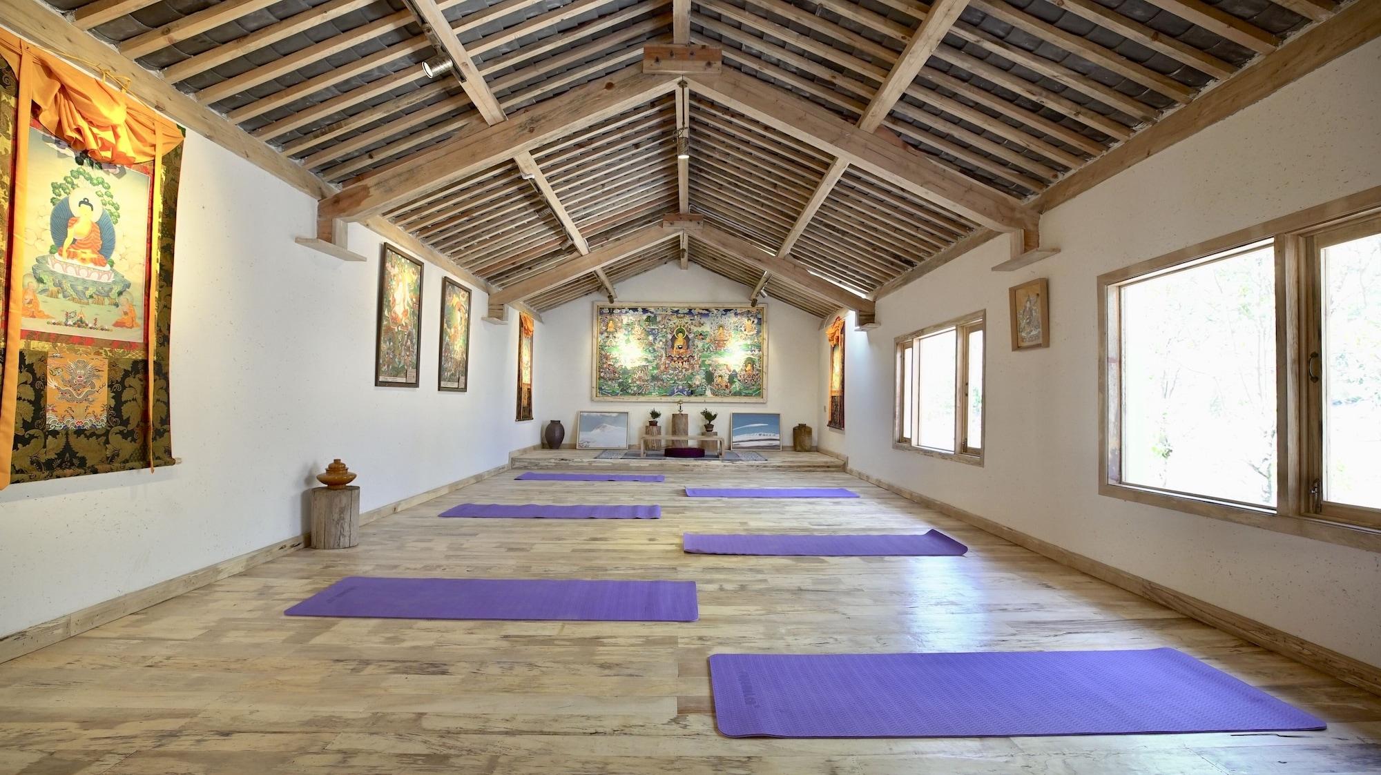 Gimnasio Arro Khampa by Zinc Journey Lijiang