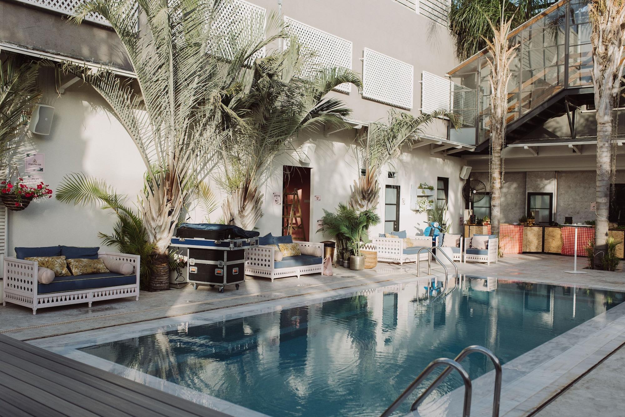 Vista Exterior Estate Spa