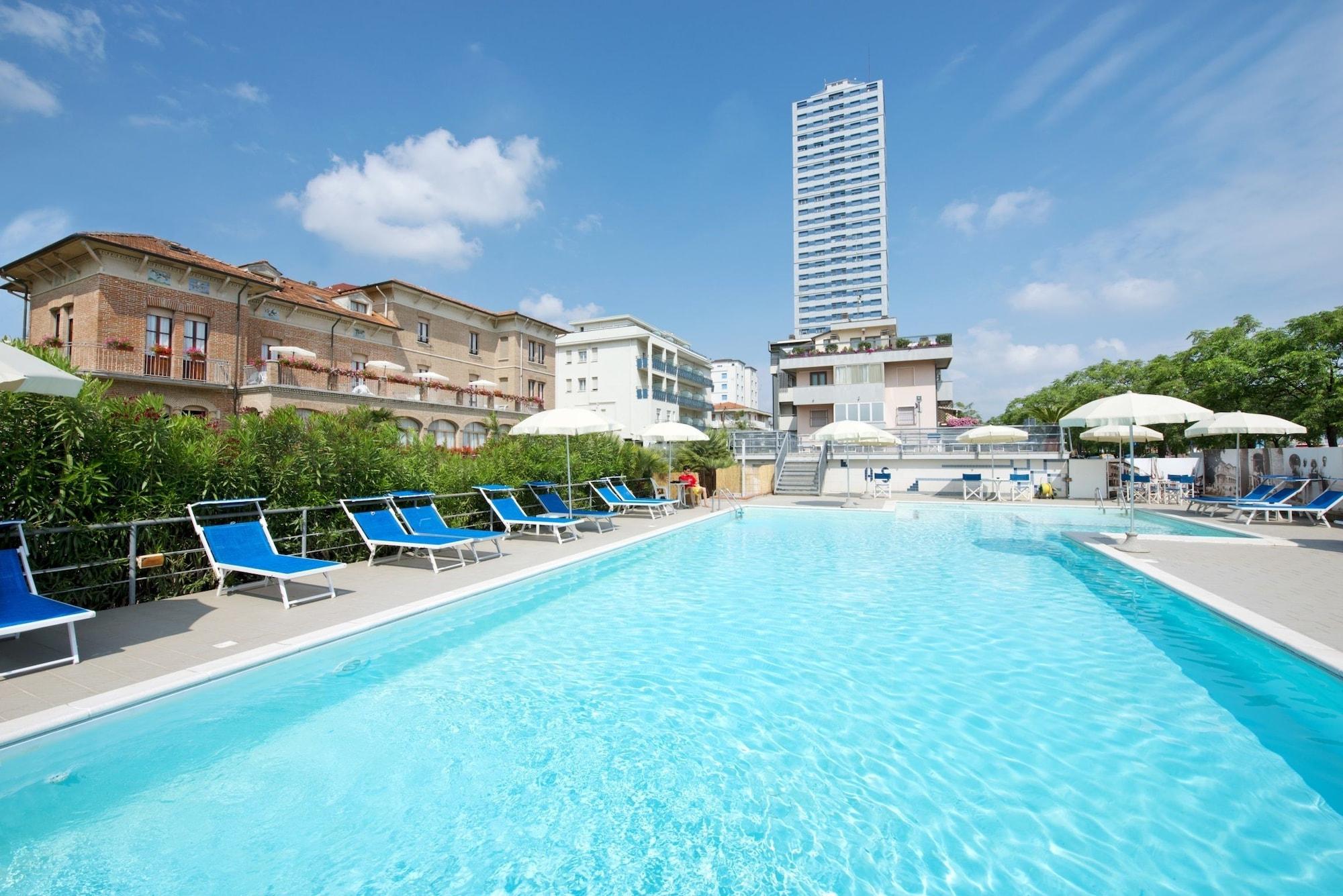 Vista Piscina Hotel Stefania