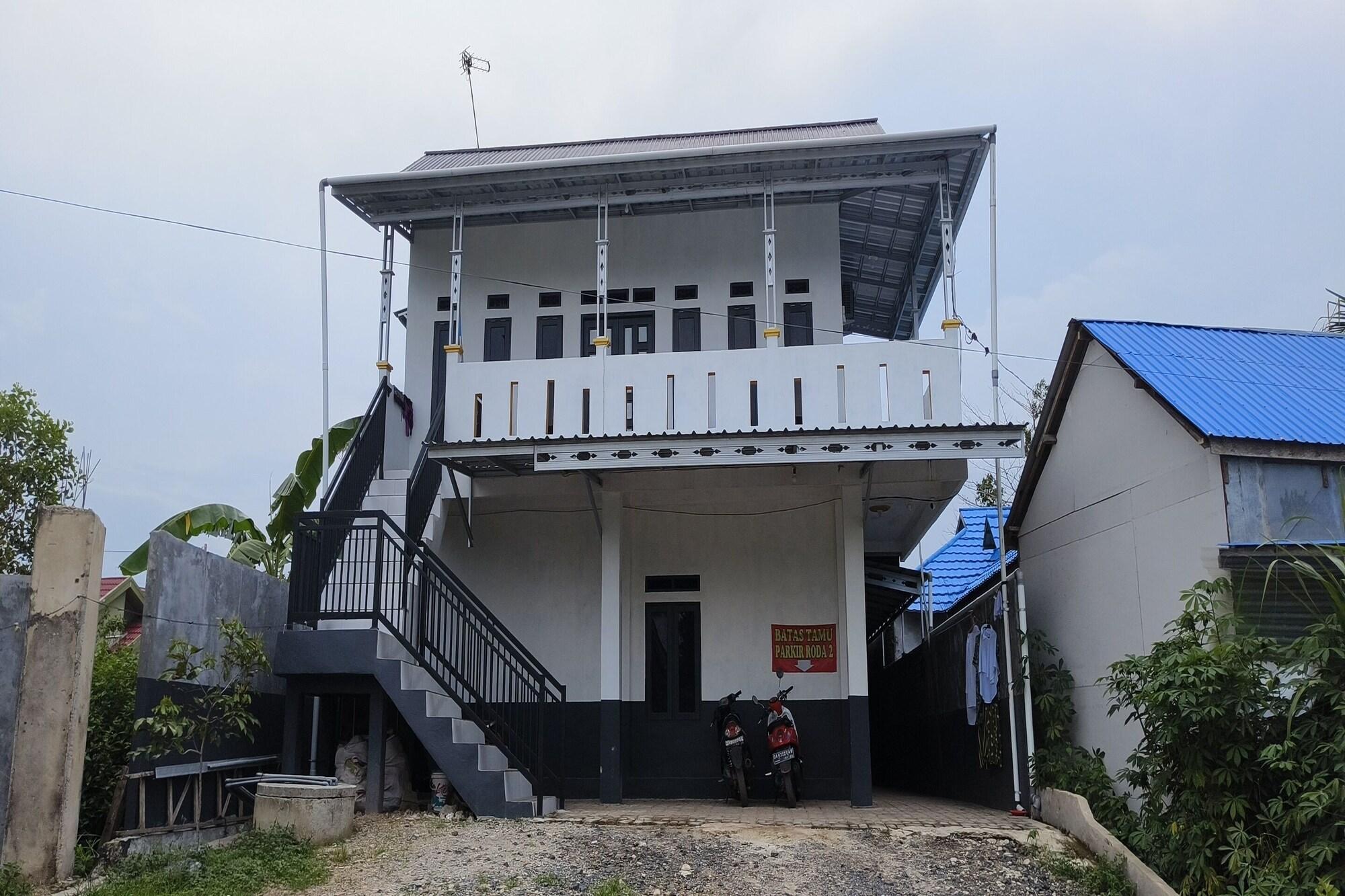 Varios Hotel O Penginapan Al-asharNearWarung Acil Ubai