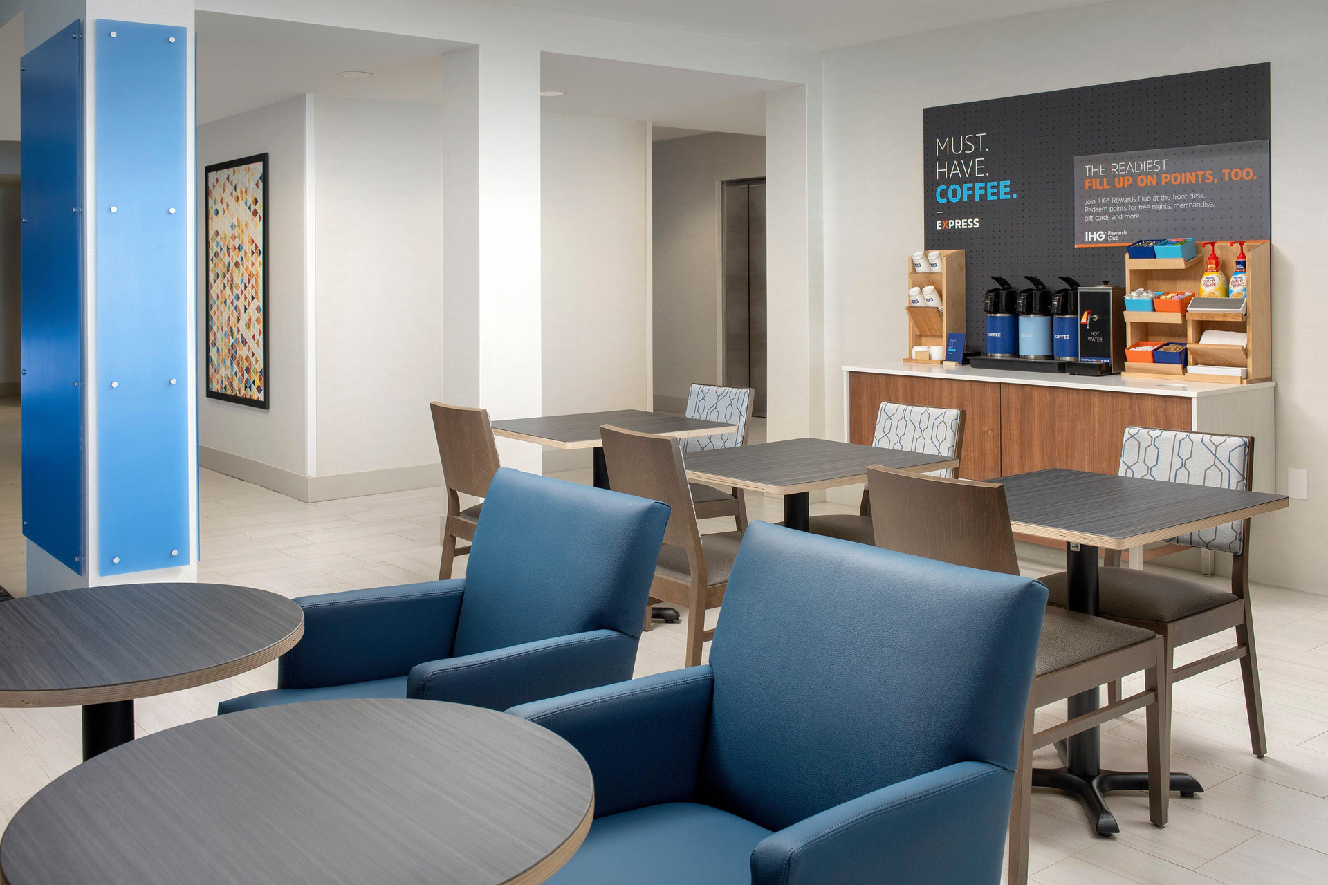 Vista Lobby Holiday Inn Express Jacksonville Beach by IHG