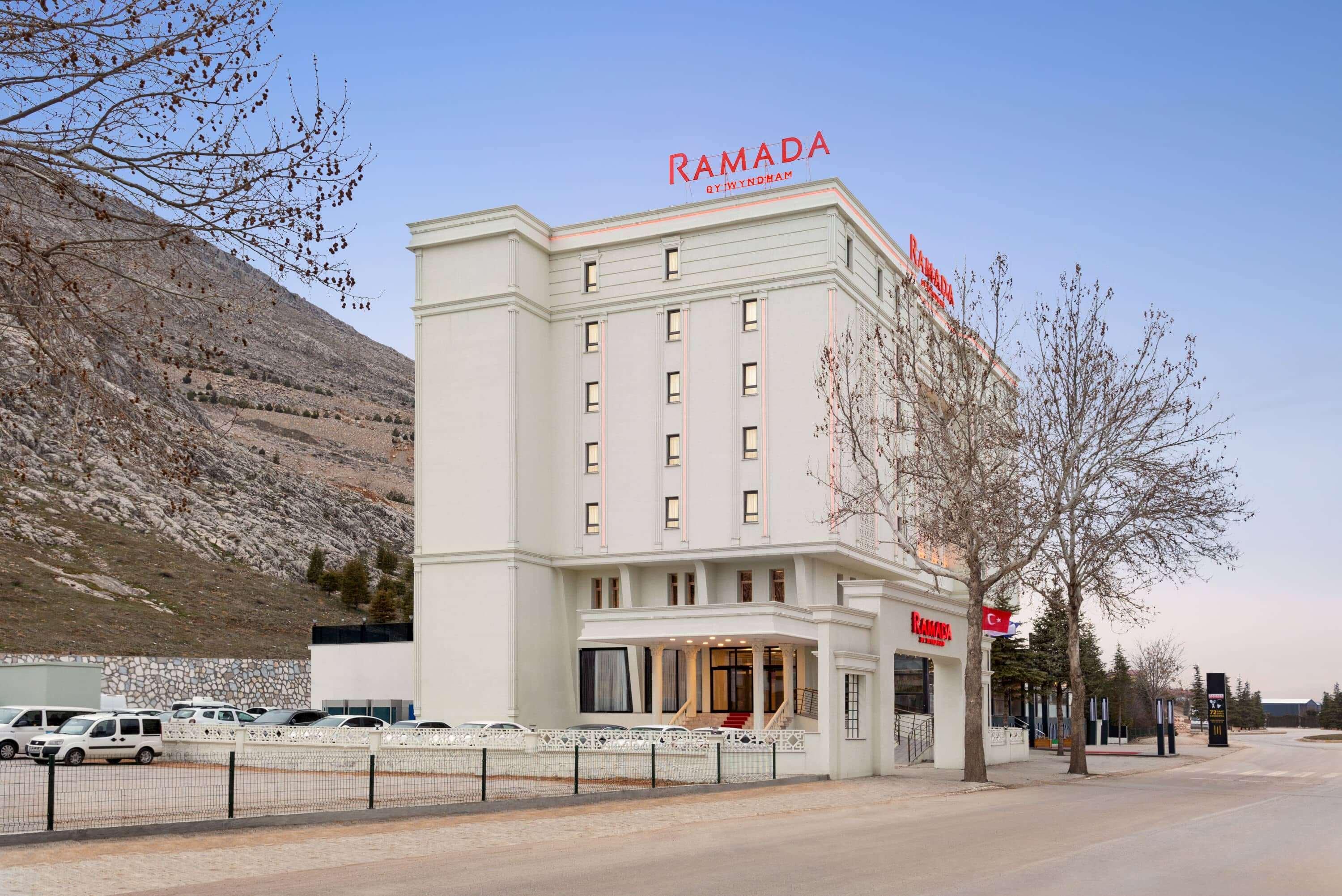 Vista Exterior Ramada By Wyndham Elbistan