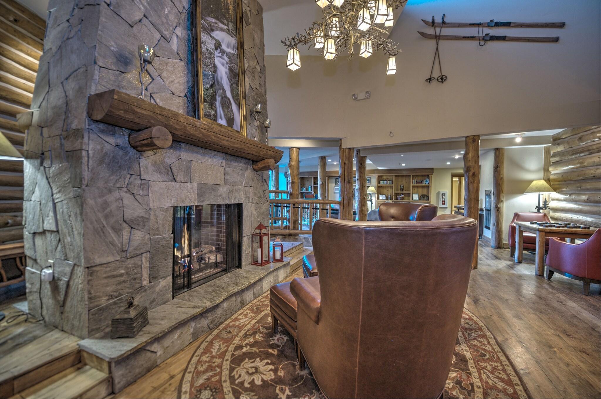 Vista Lobby The Lodge at Breckenridge