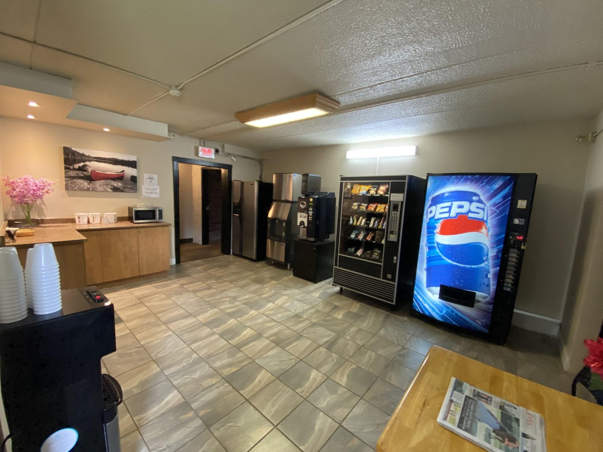 Bar/Salón Motel St-Eustache