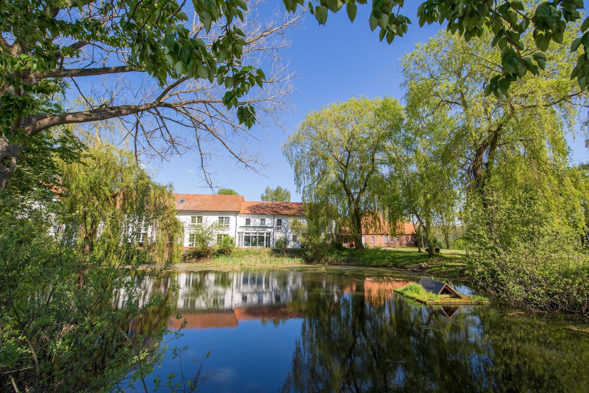 Vista Exterior Van der Valk Golfhotel Serrahn