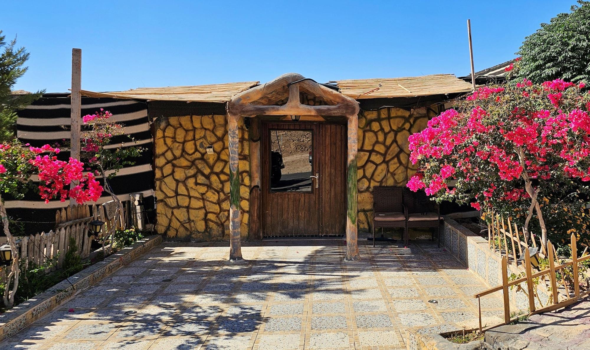 Vista Exterior Seven Wonders Luxury Camp