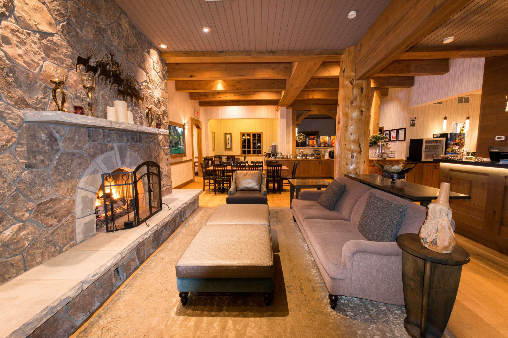Vista Lobby Best Western Antlers at Glenwood Springs