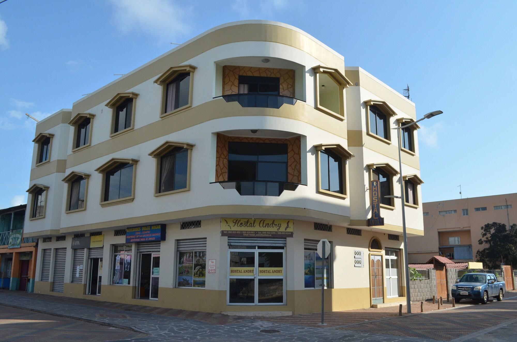 Vista Exterior Hostal Andry