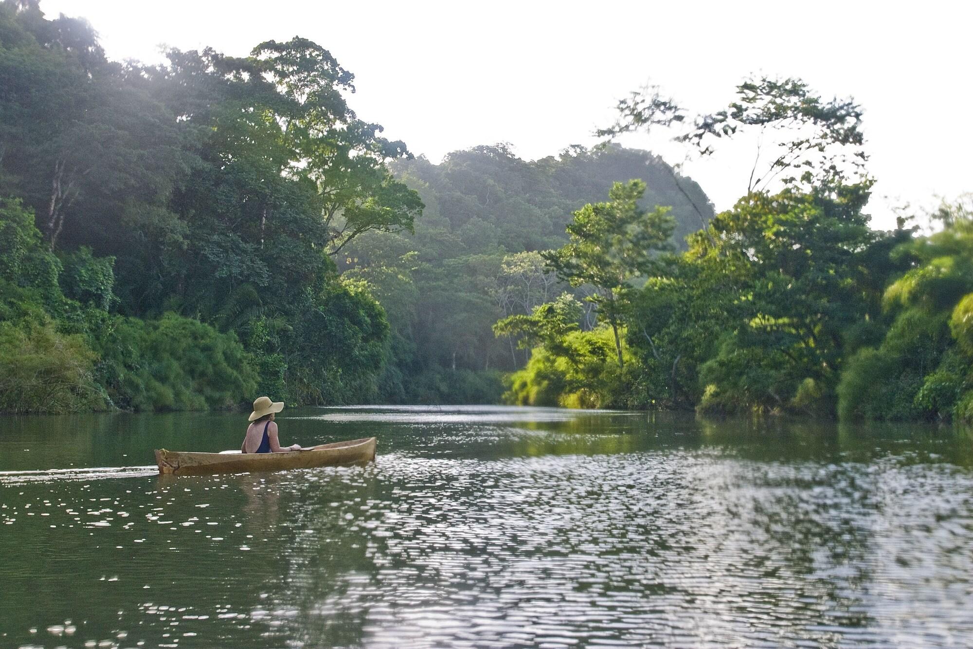 Instalaciones Recreativas Cotton Tree Lodge