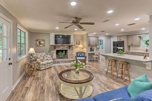 Alquiler Vacacional - 1 Mi to Old Town Bluffton: Home w/ Screened Porch