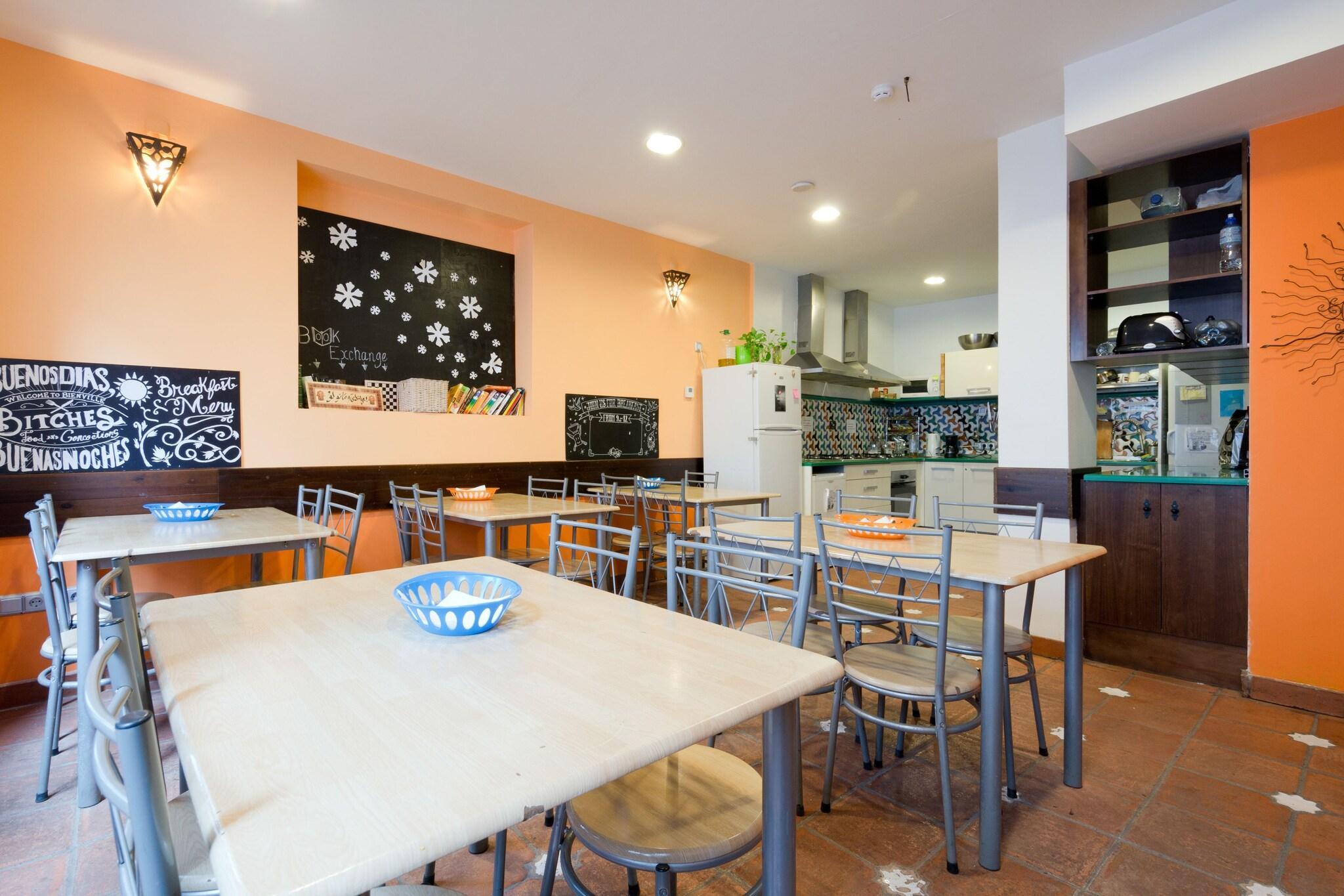 Bar/Salón Oasis Backpackers Hostel Granada