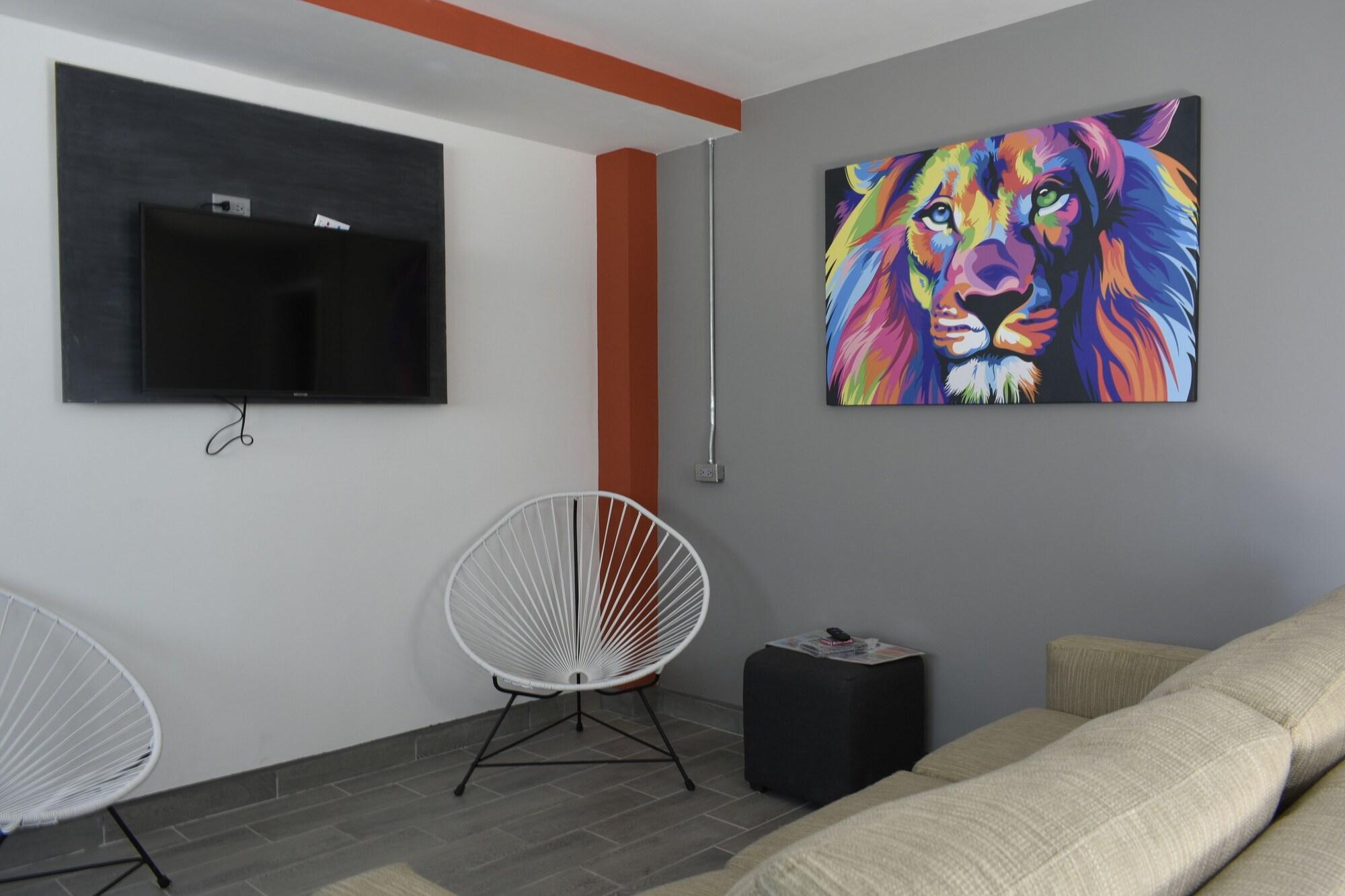 Set de Habitación TJ Border Suites by Hosted by Me