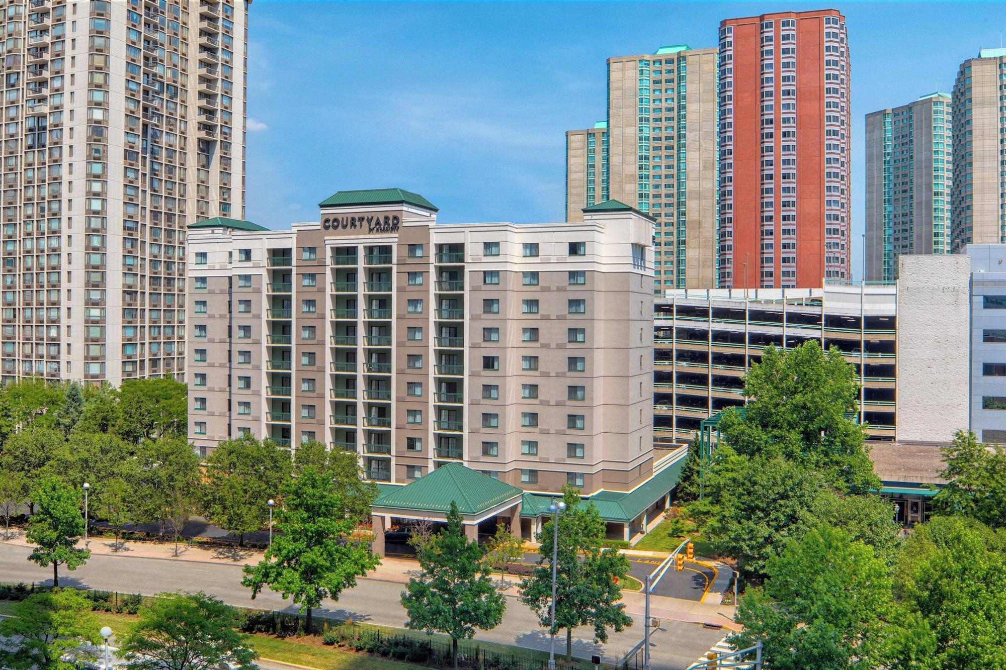 Vista Exterior Courtyard Jersey City Newport