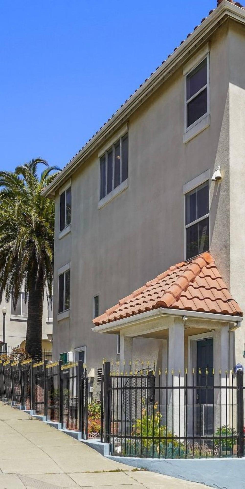 Vista Exterior Beautiful Spacious 4BR in Silver Terrace