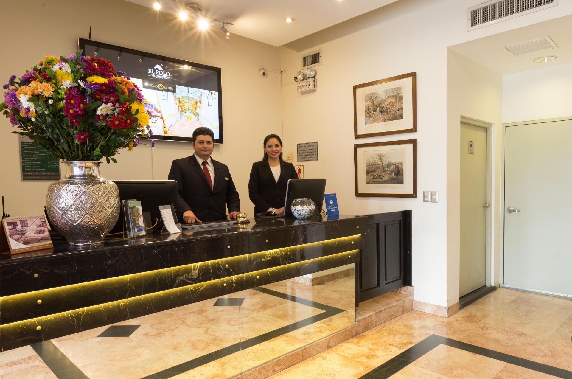 Vista Lobby El Polo Apart Hotel & Suites