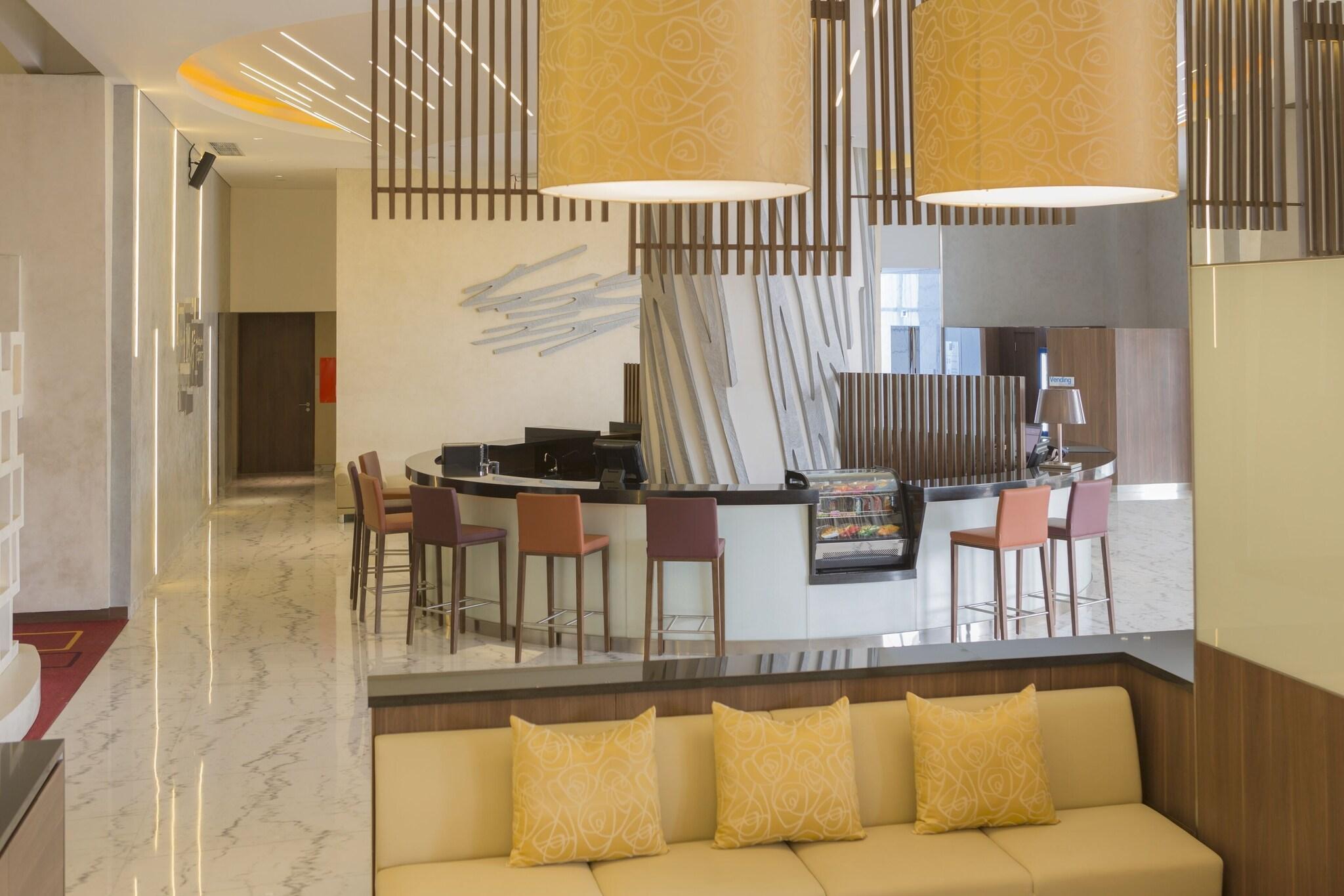 Vista Lobby Holiday Inn Express Jakarta Pluit Citygate by IHG