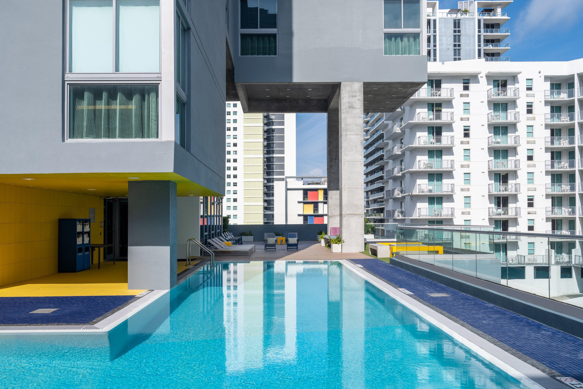 Vista Piscina Atwell Suites Miami Brickell