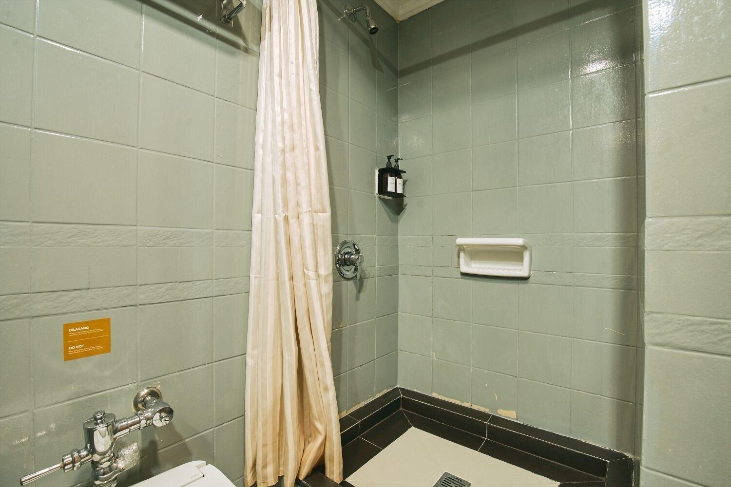 Equipamiento de Habitación Arcadia Mangga Dua by Horison