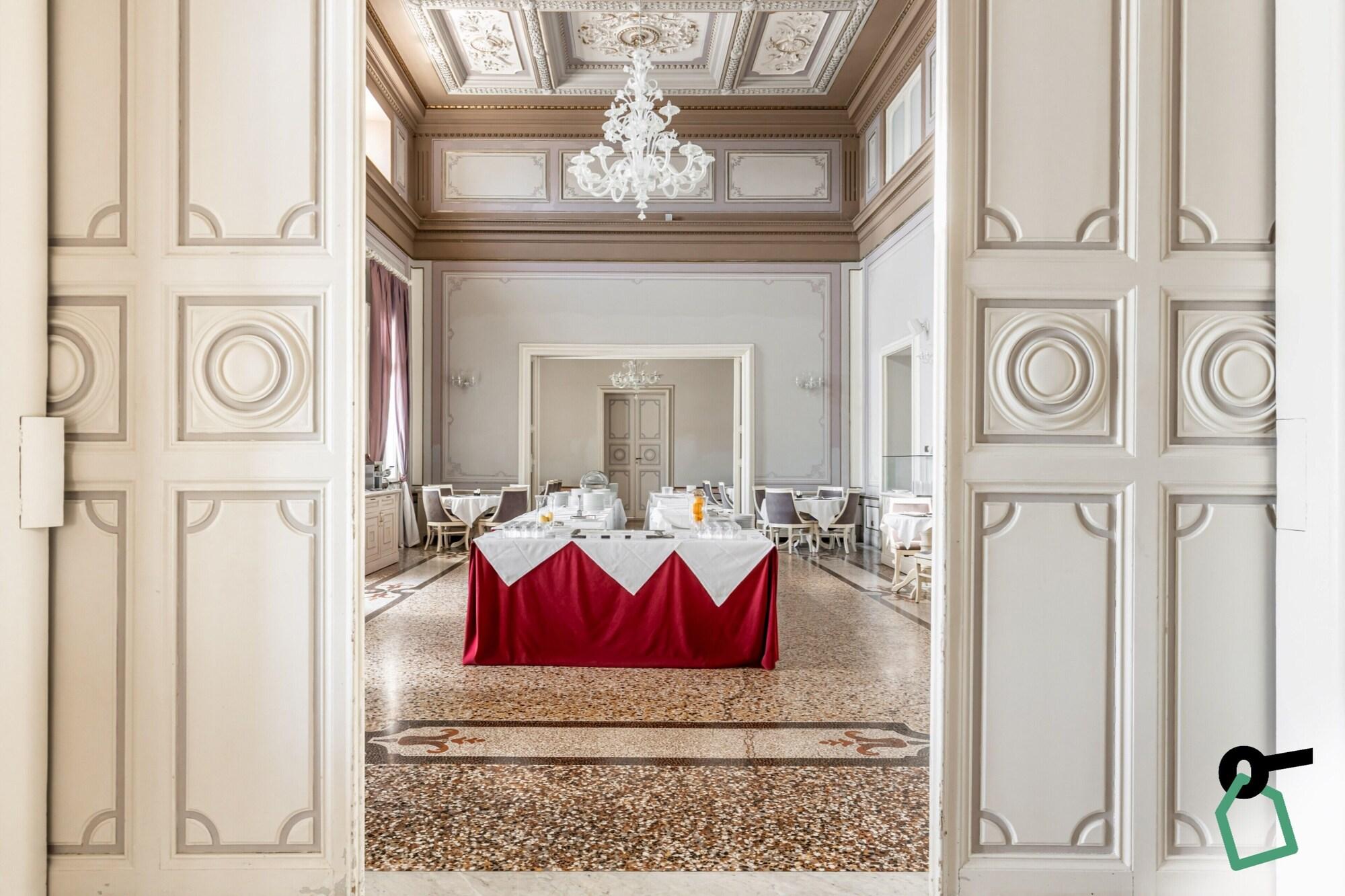 Restaurant Hotiday Room Collection - Livorno Mascagni