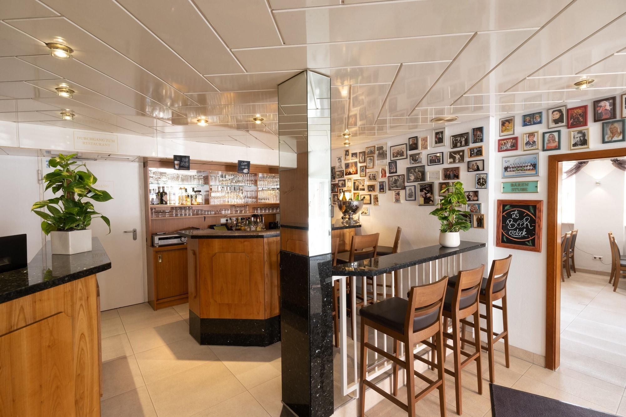 Bar/Salón Hotel Bär Sinsheim