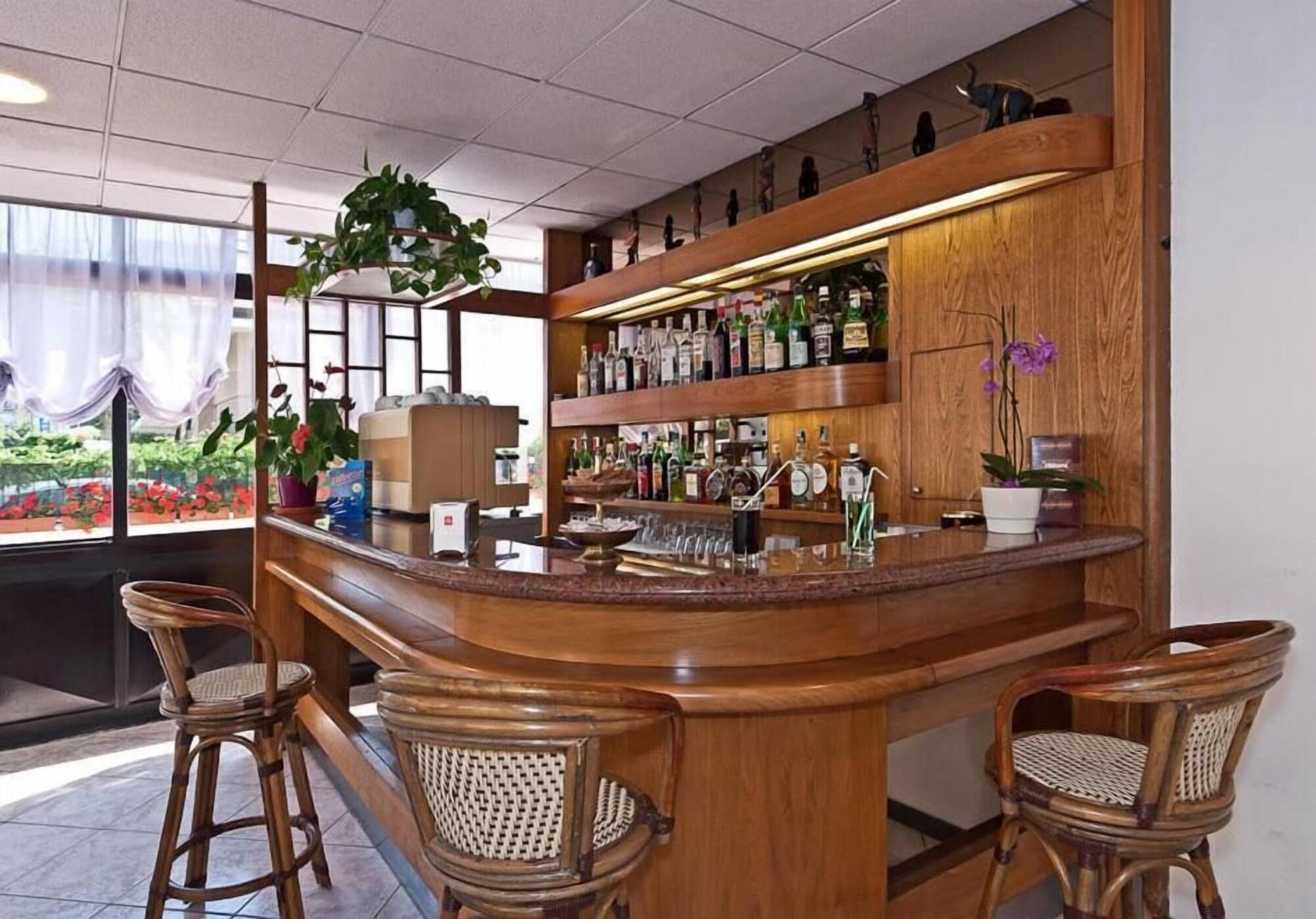 Bar/Salón Hotel Prestige