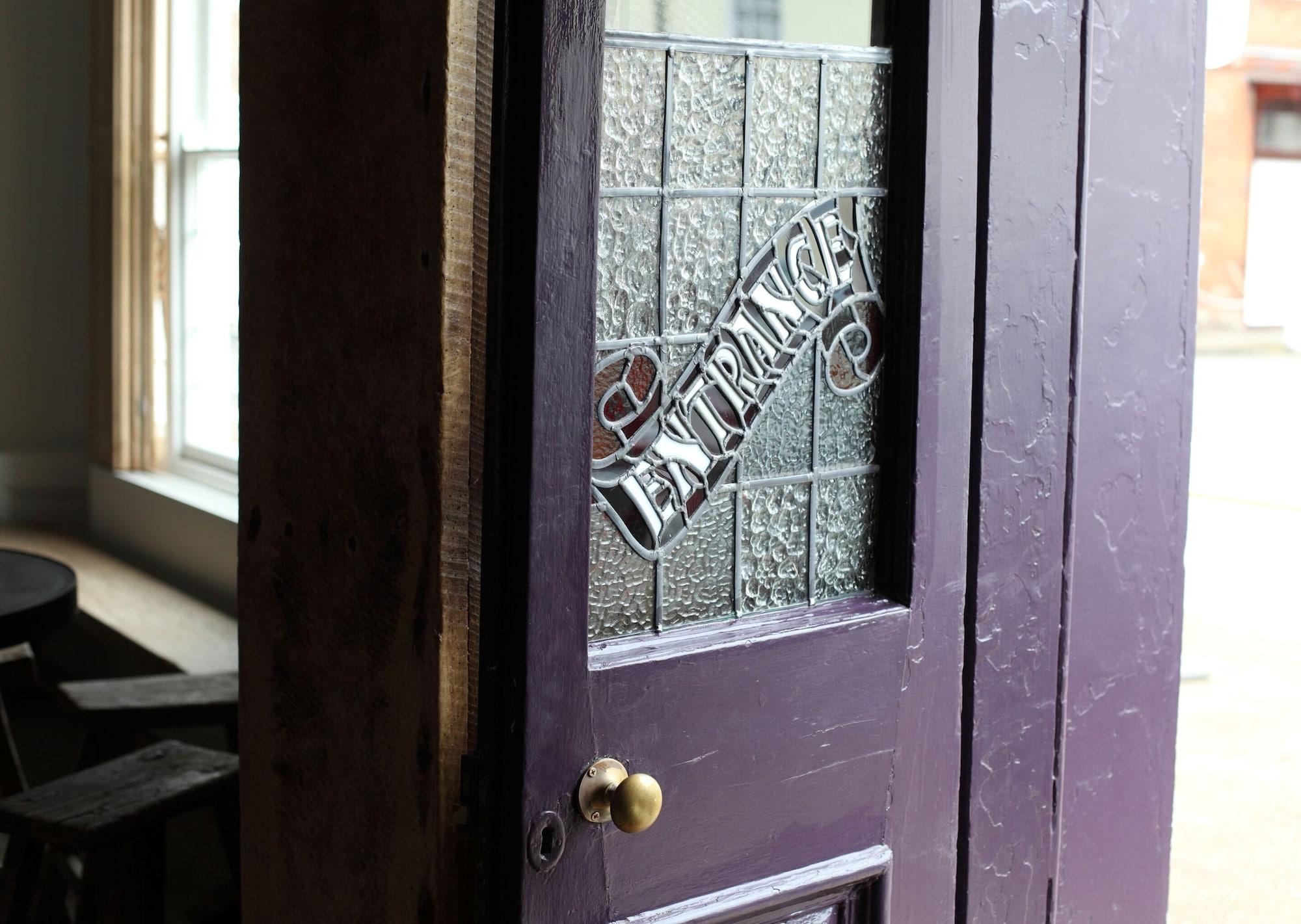 Vista Lobby Black Lion Hotel