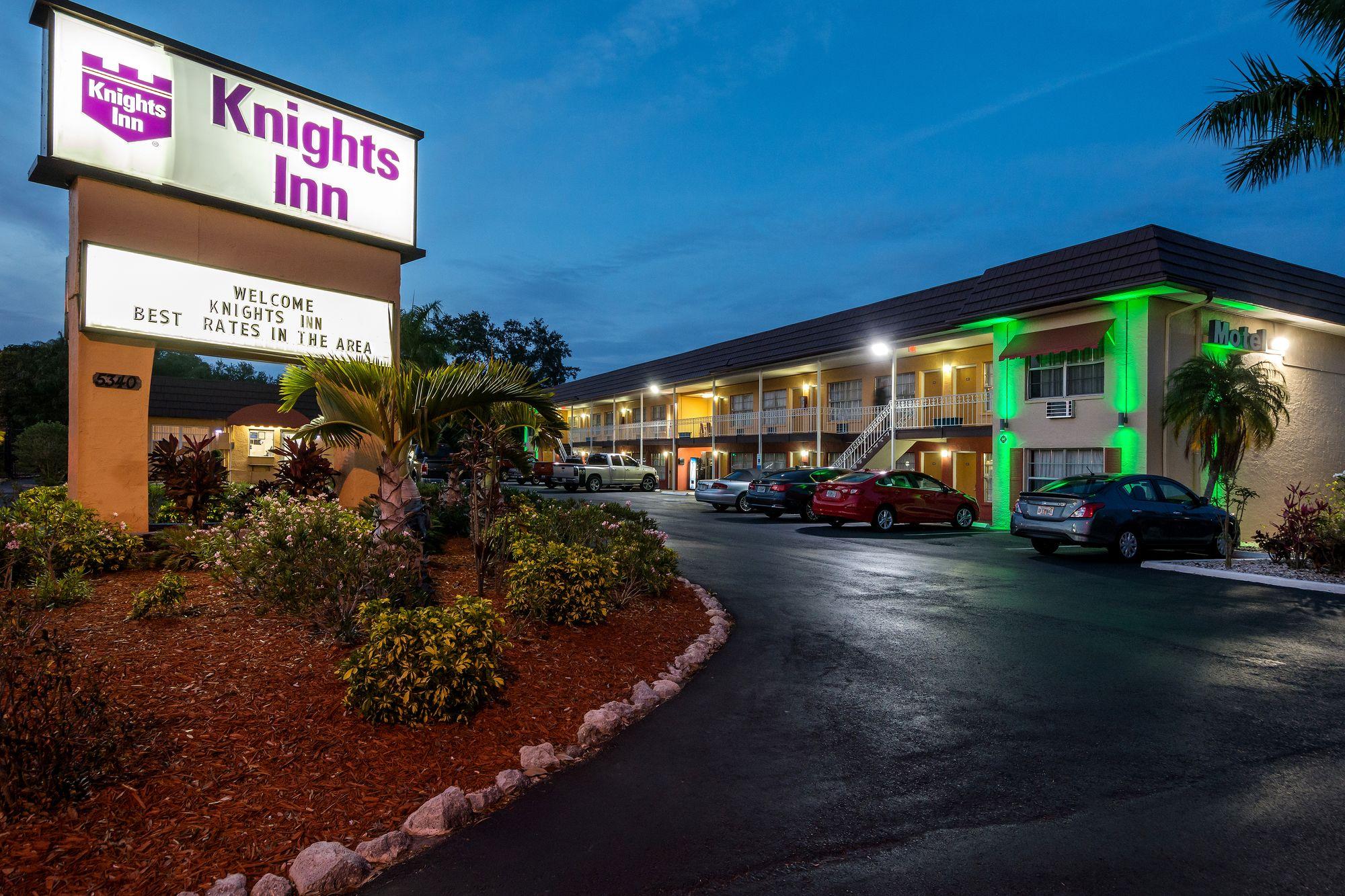 Varios Knights Inn Sarasota Fl