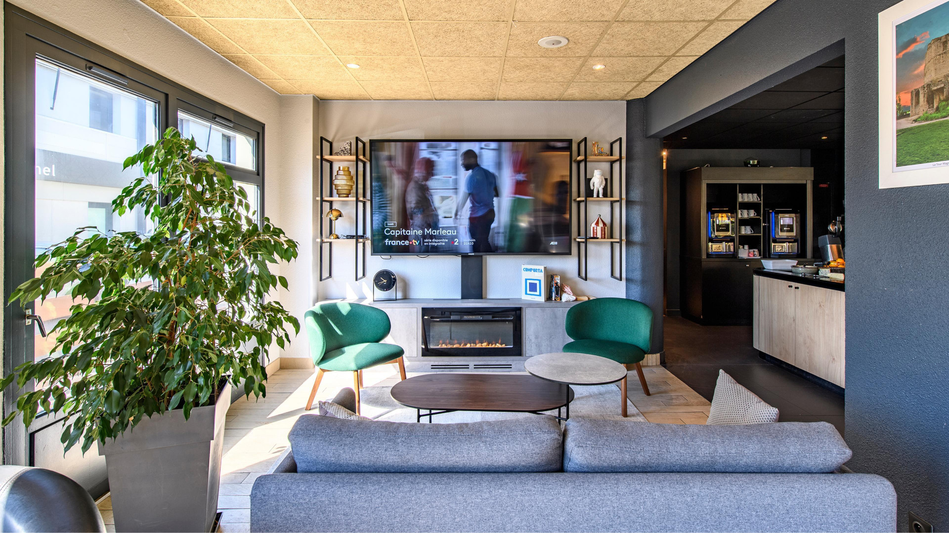 Vista Lobby Campanile Nimes Centre