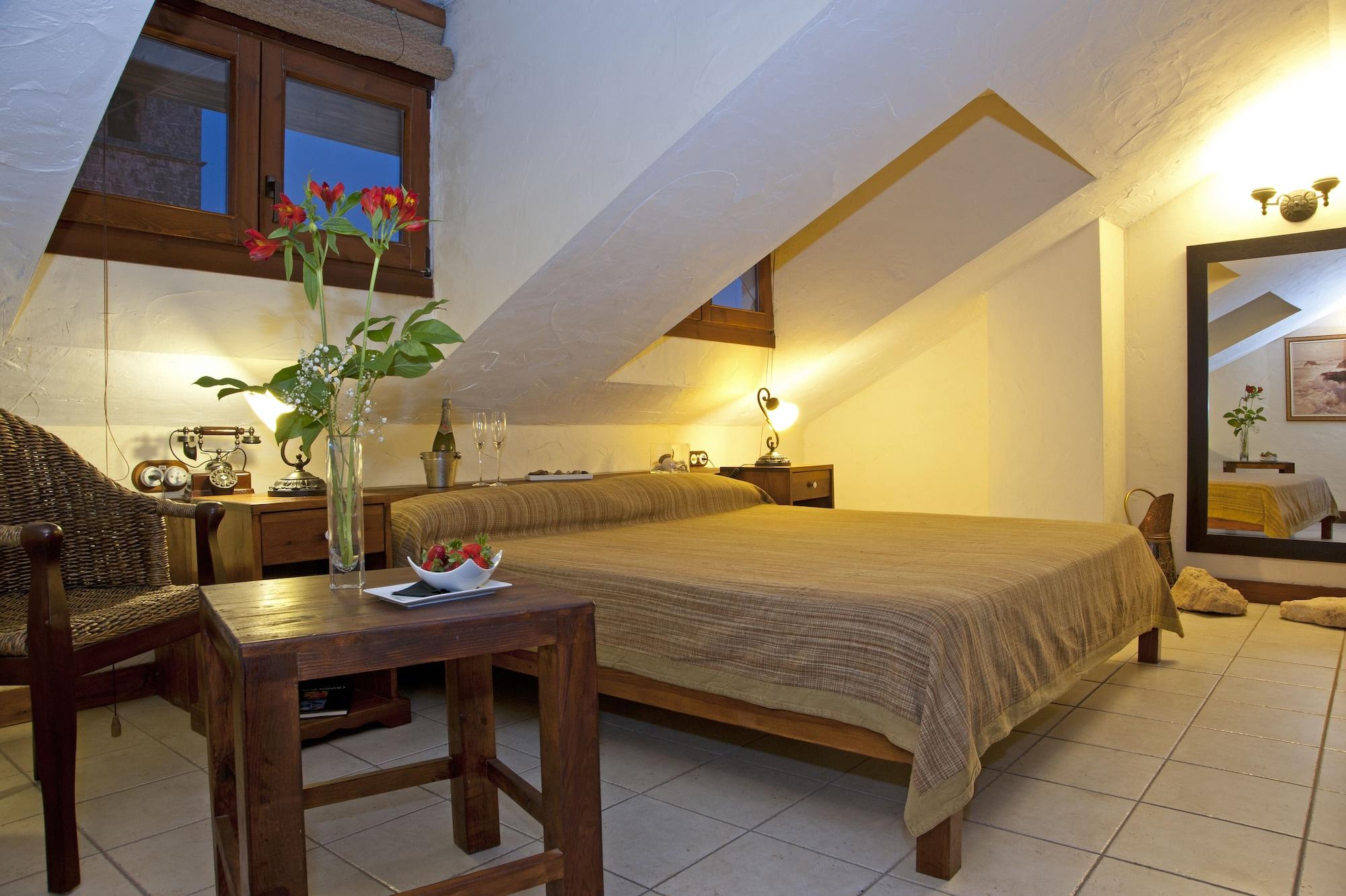 Varios Hotel Triskel