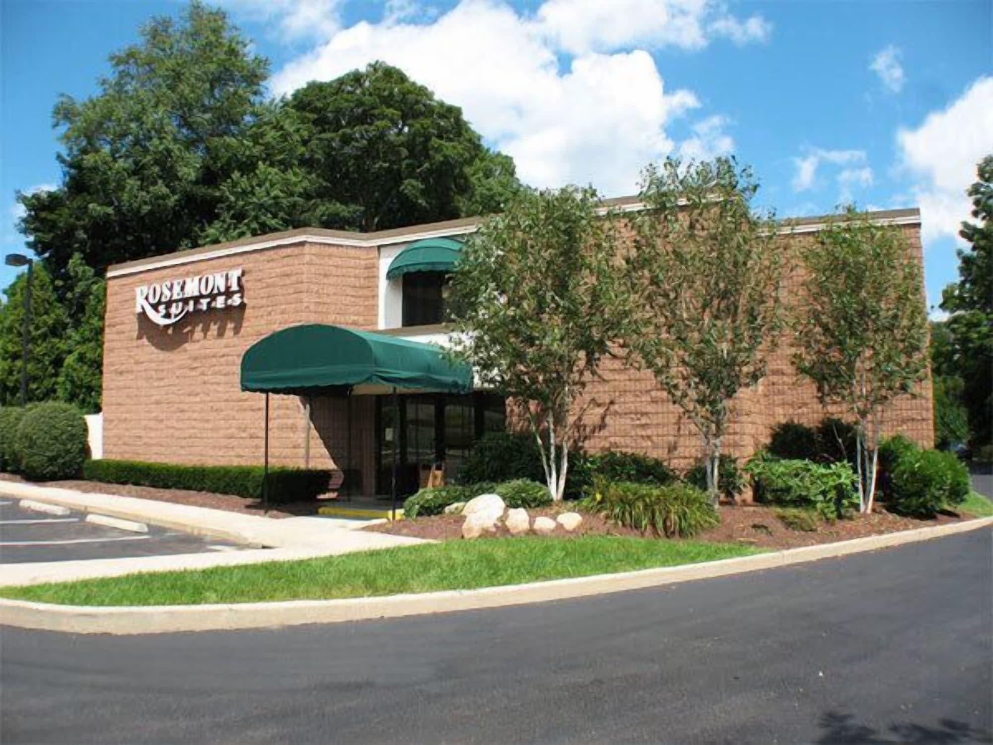 Vista Exterior Rosemont Suites