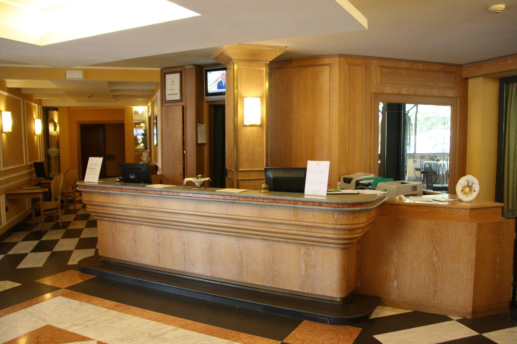 Vista do lobby Culture Hotel Villa Capodimonte
