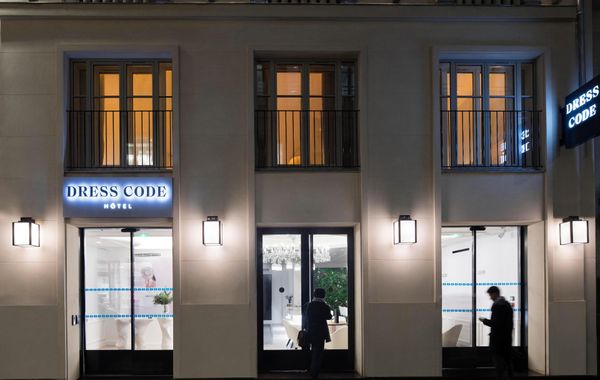 Hôtel Dress Code