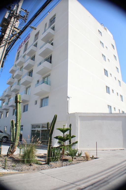 Vista Exterior Playa Stay, Work & Play