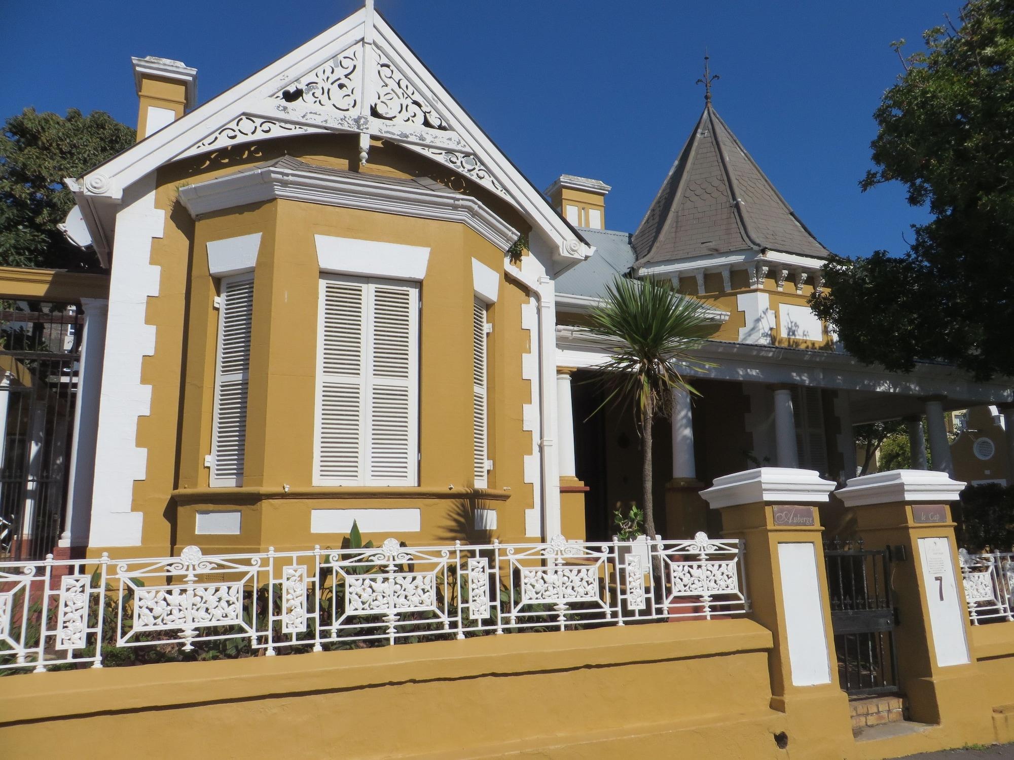 Varios Ashanti Guest House Gardens