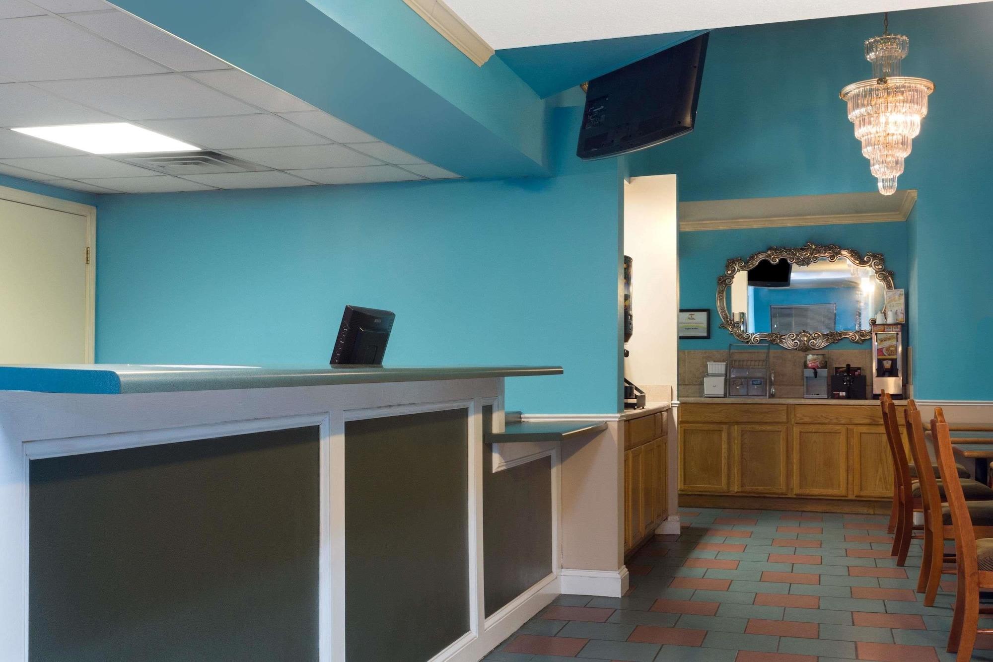 Vista Lobby Super 8 by Wyndham Brunswick South/I-95