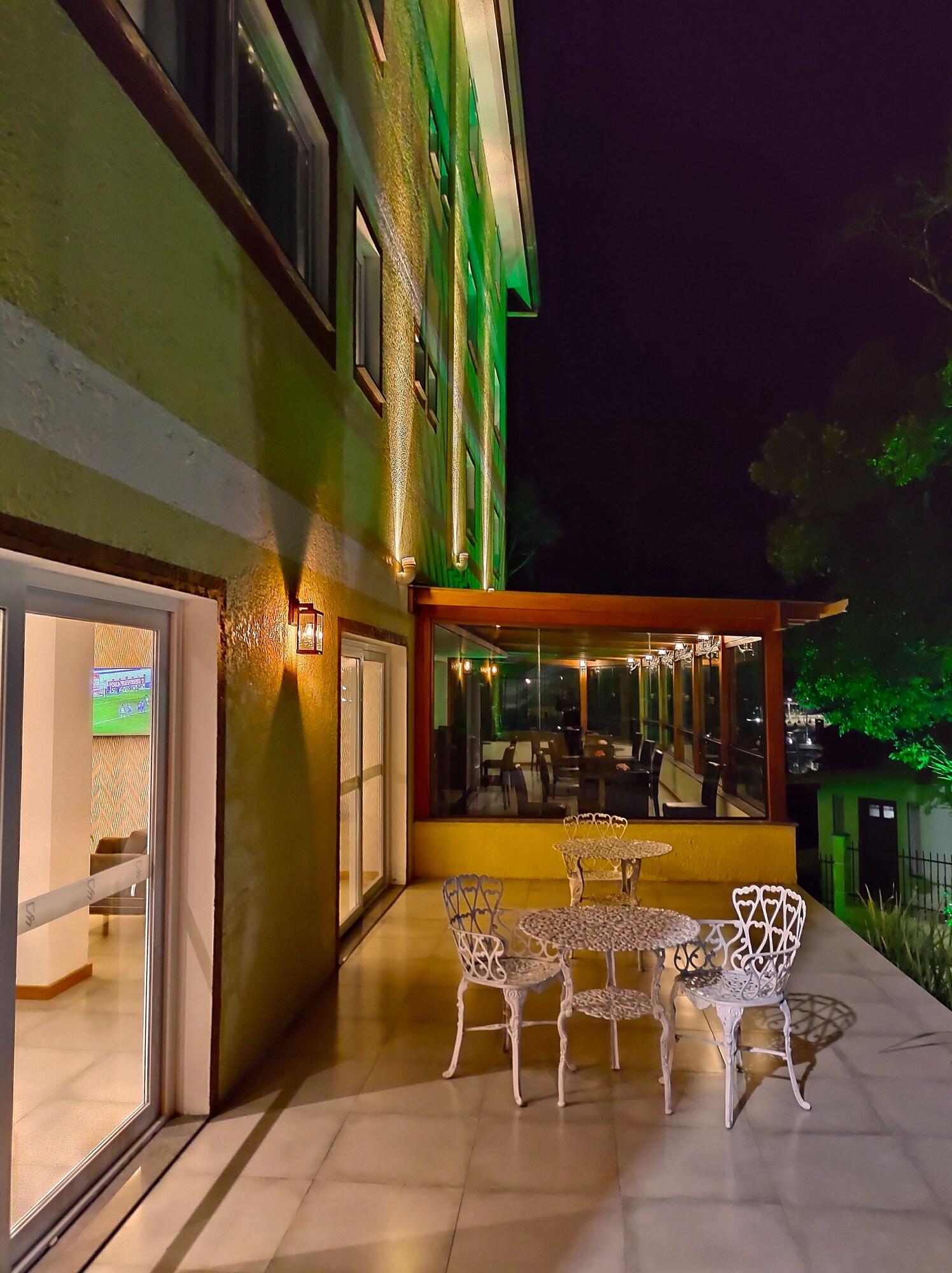 Vista Exterior Hotel Golden Hills