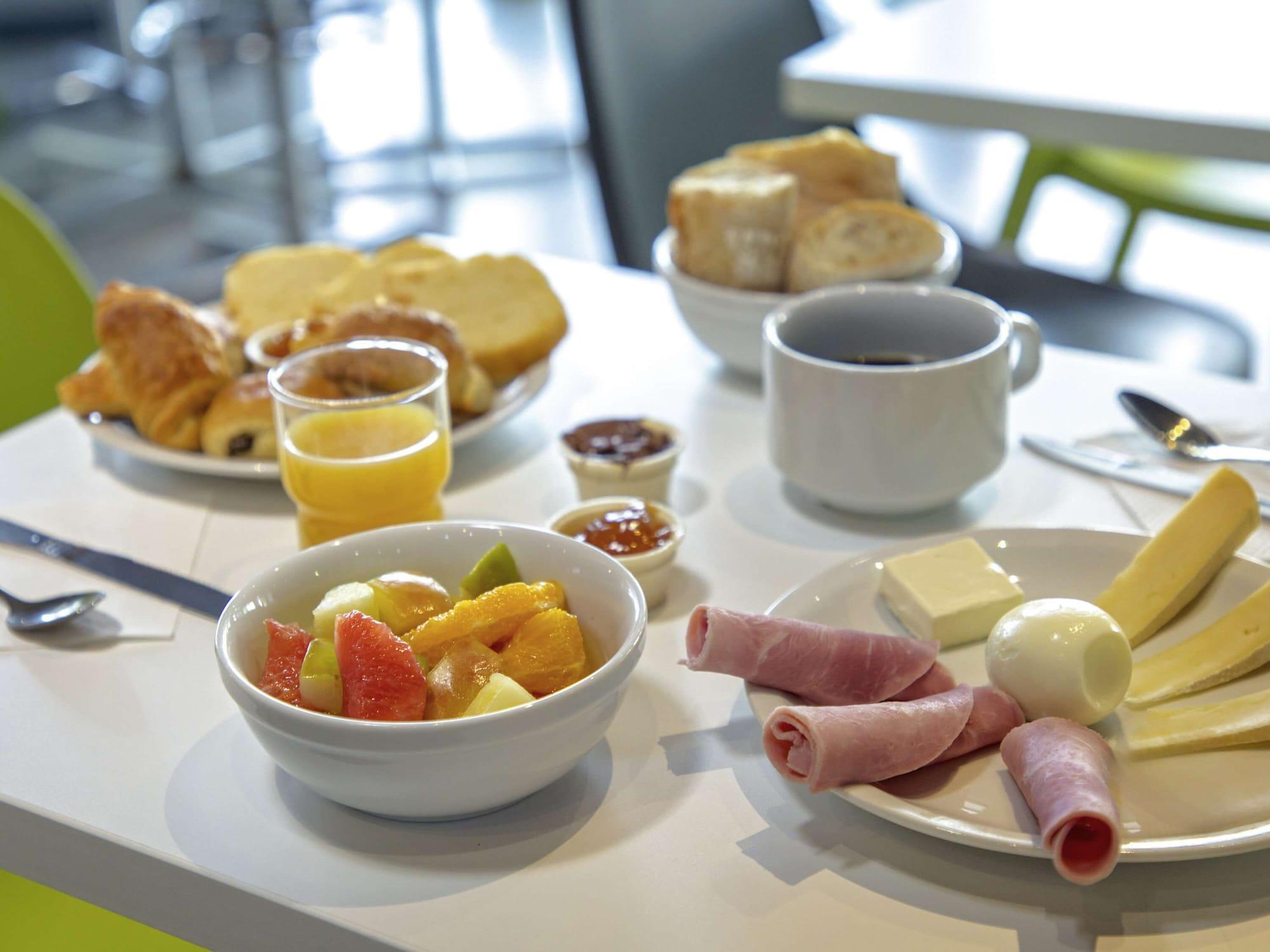 Restaurant ibis budget Aubagne Les Paluds Agora