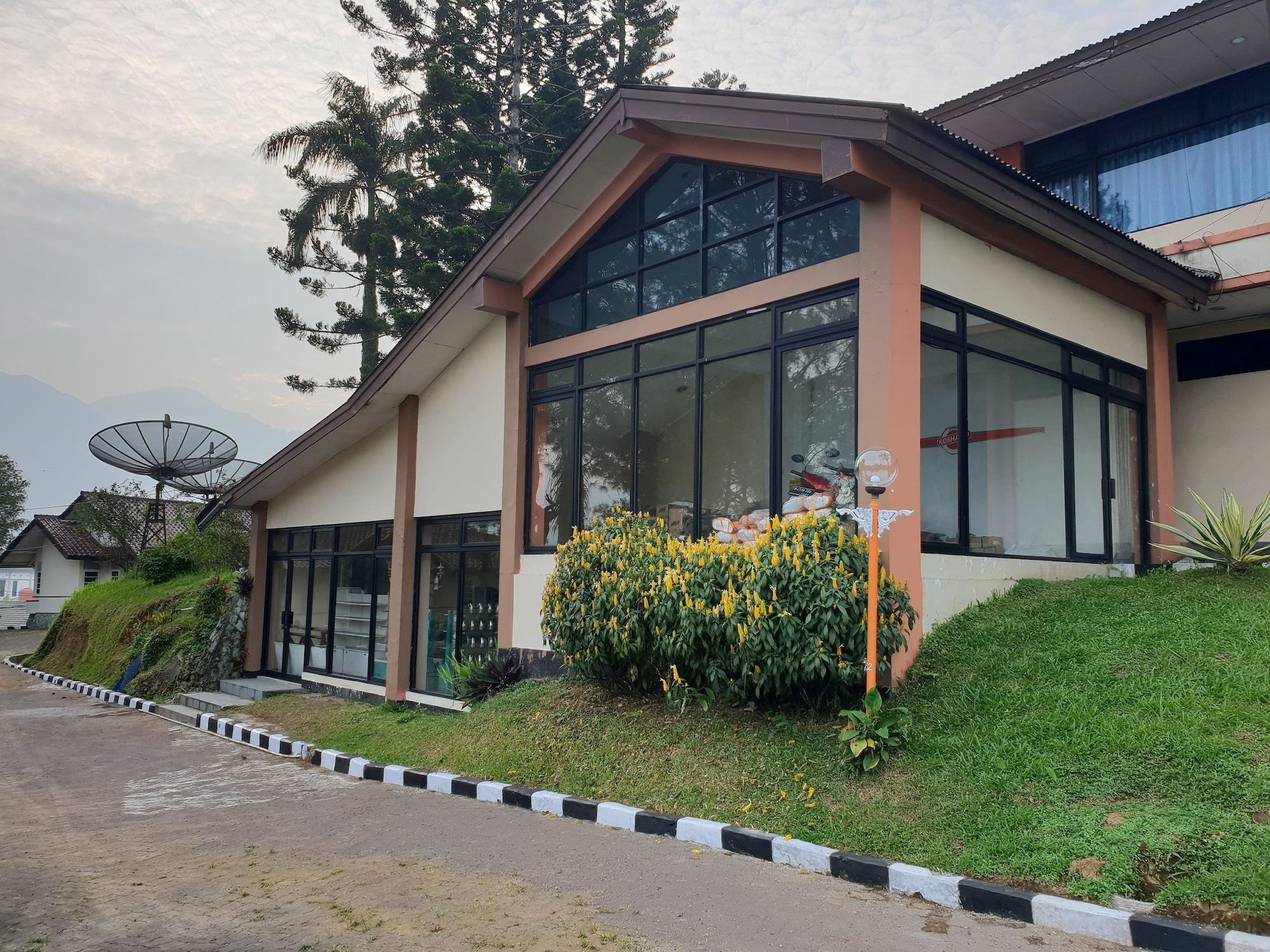 Vista Exterior Cisarua Indah Cottage