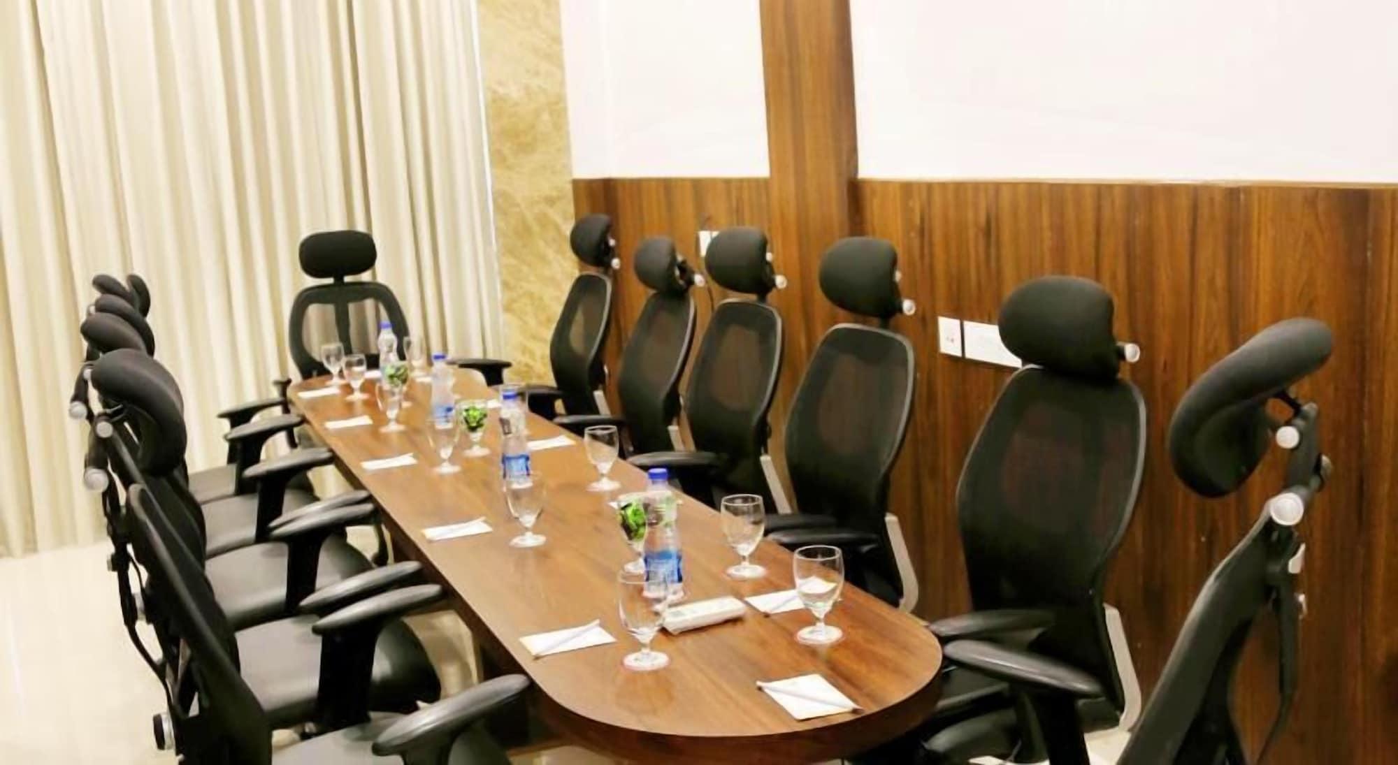 Centro de Negocios Hotel Silk City