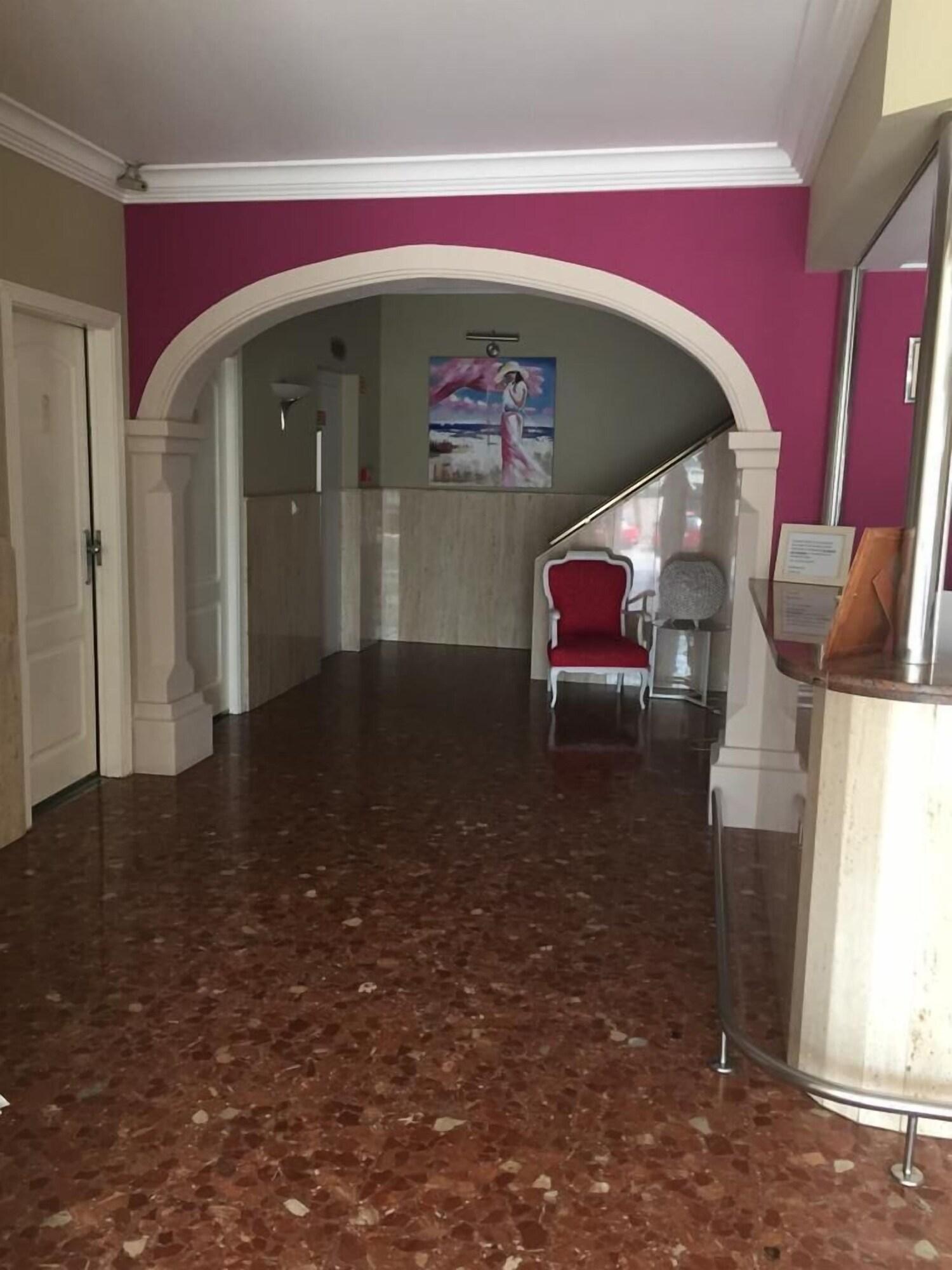 Vista Lobby Hostal Comercio