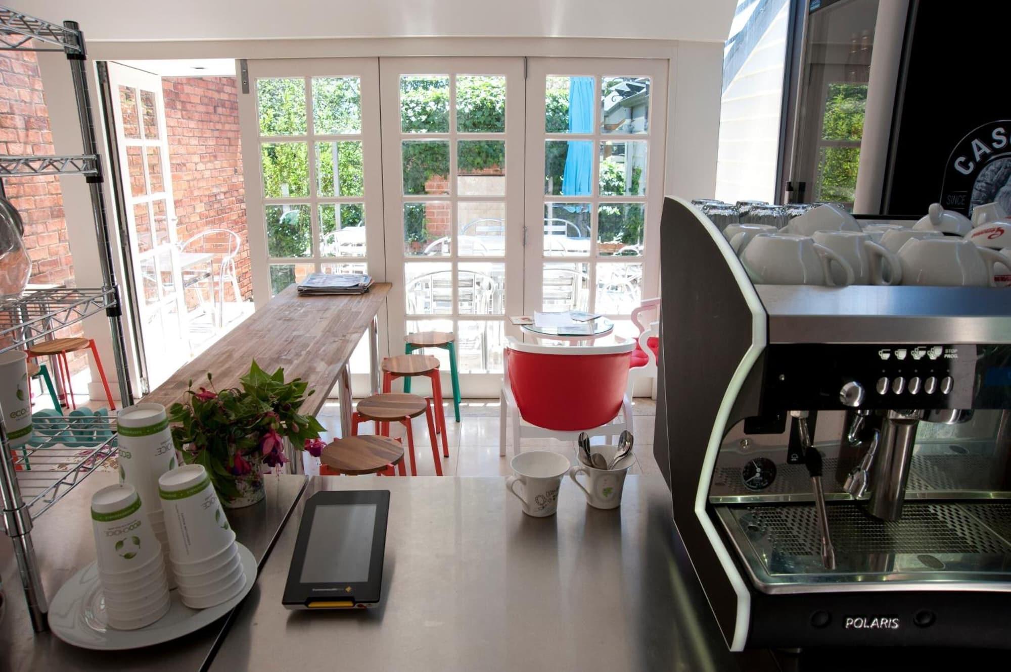 Restaurant Lowena Cafe and Accommodation