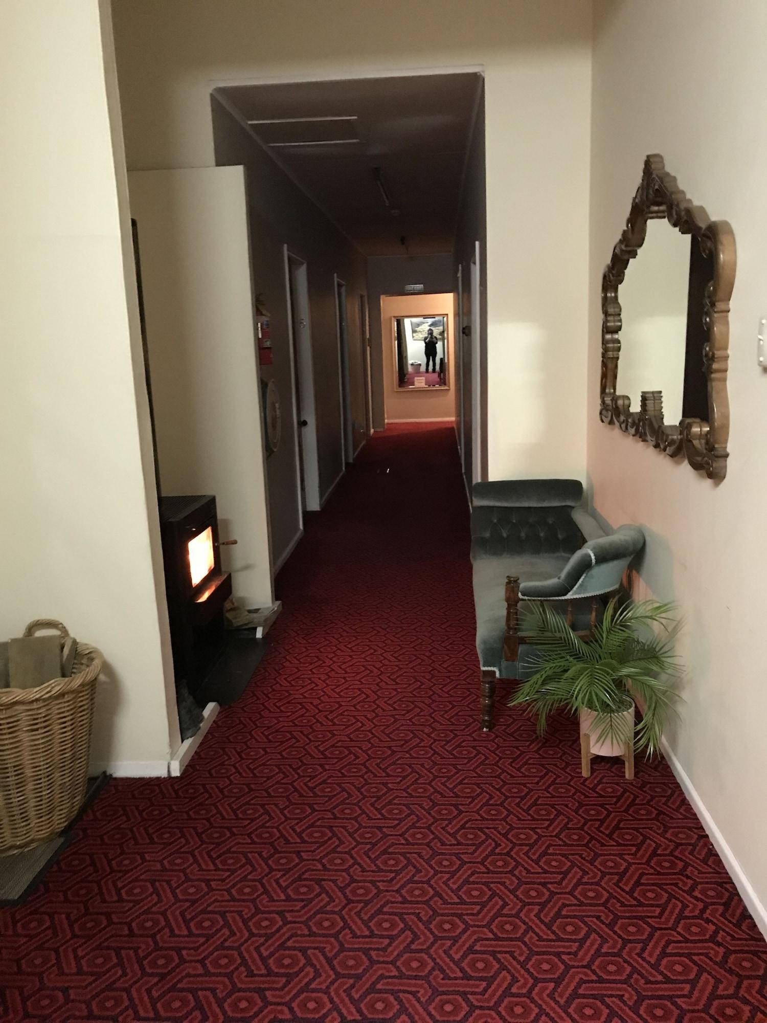 Varios Admirals Lodge Picton