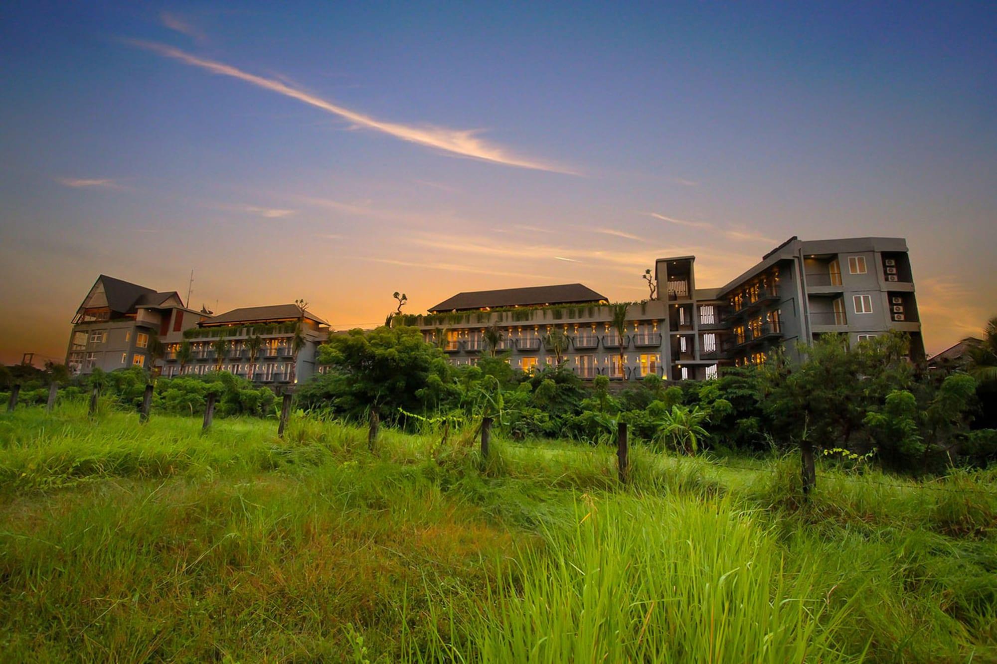 Vista Exterior FRii Bali Echo Beach