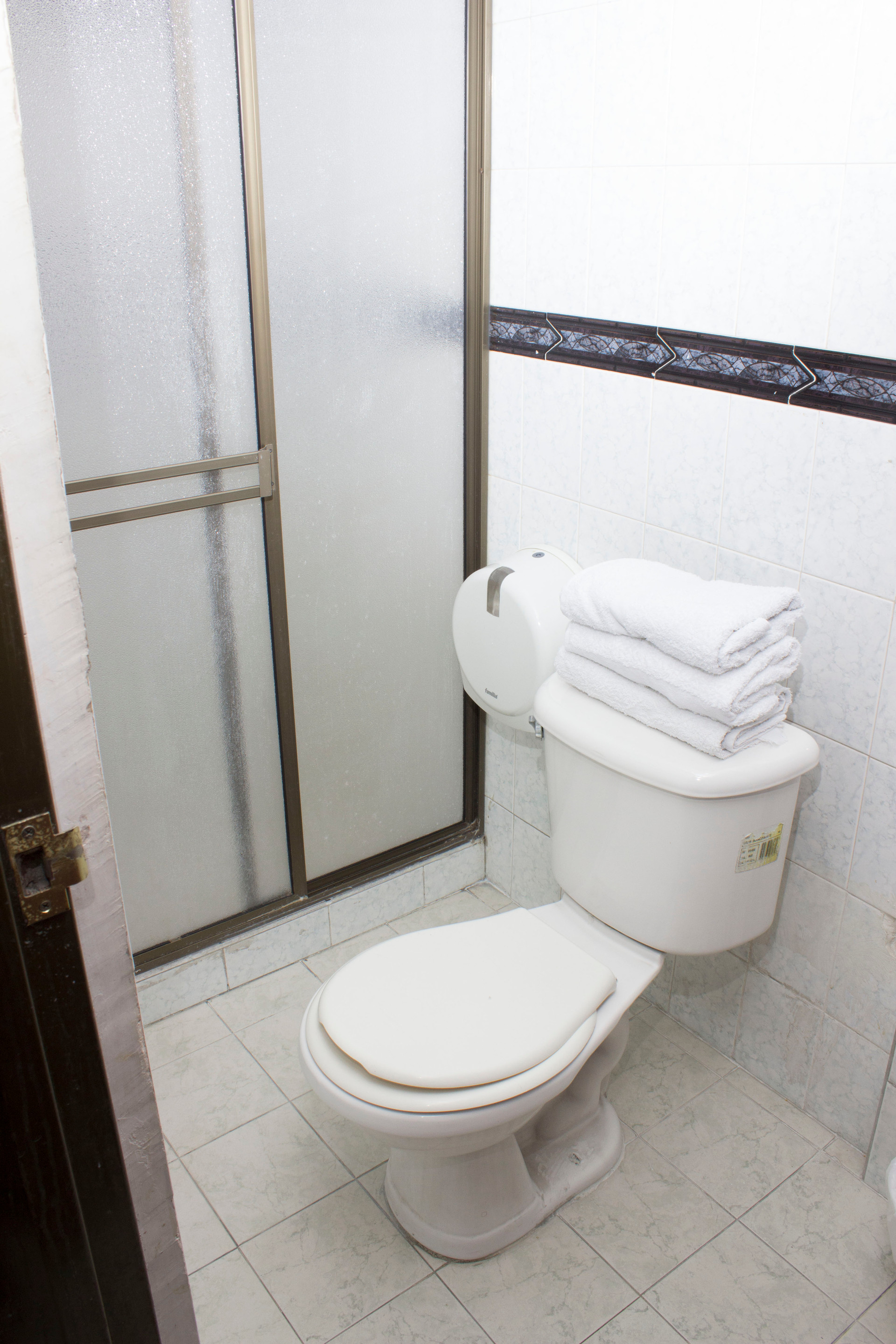 Baño HOTEL CAFÉ PLAZA