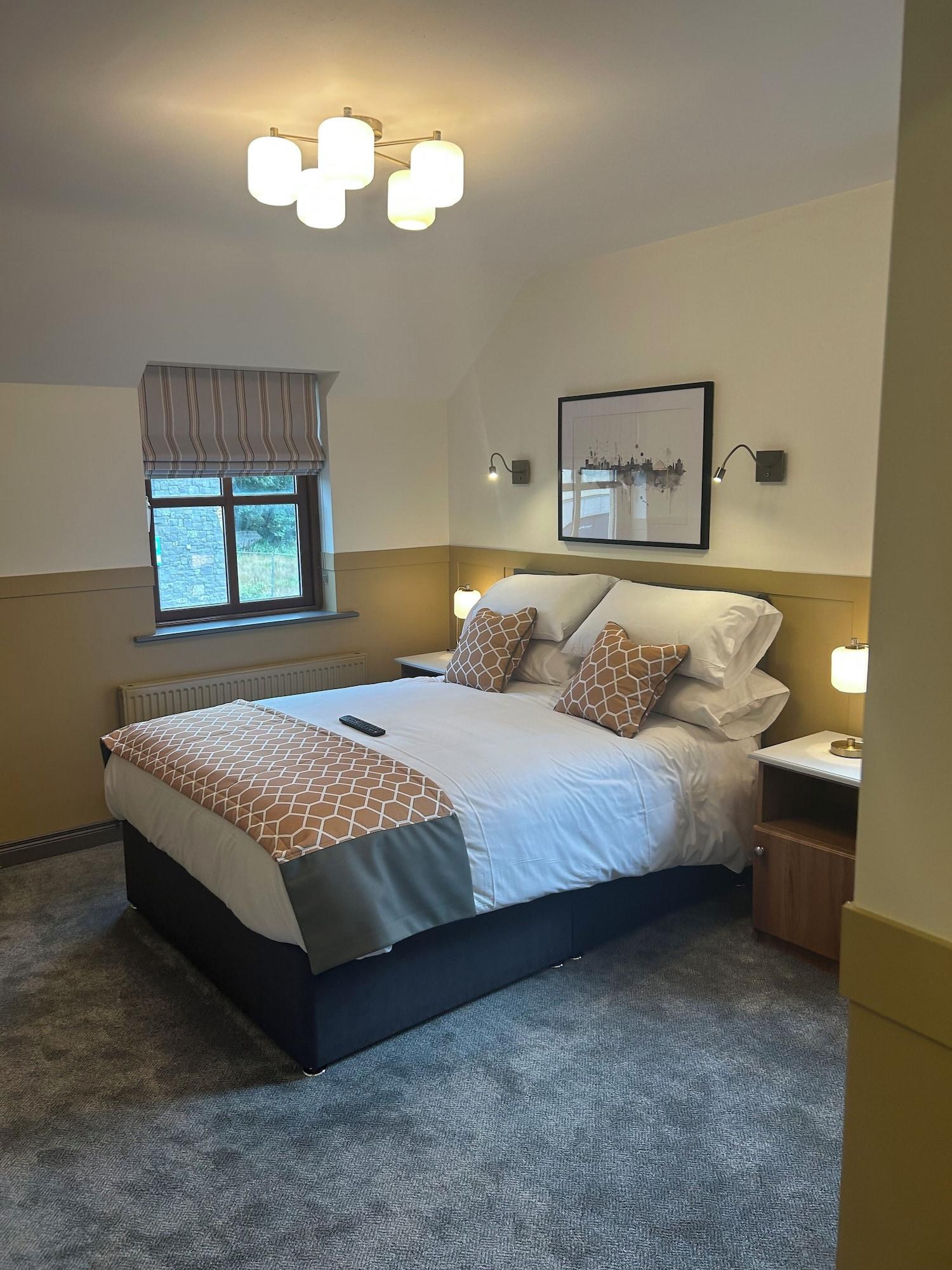 Varios Dalys Inn