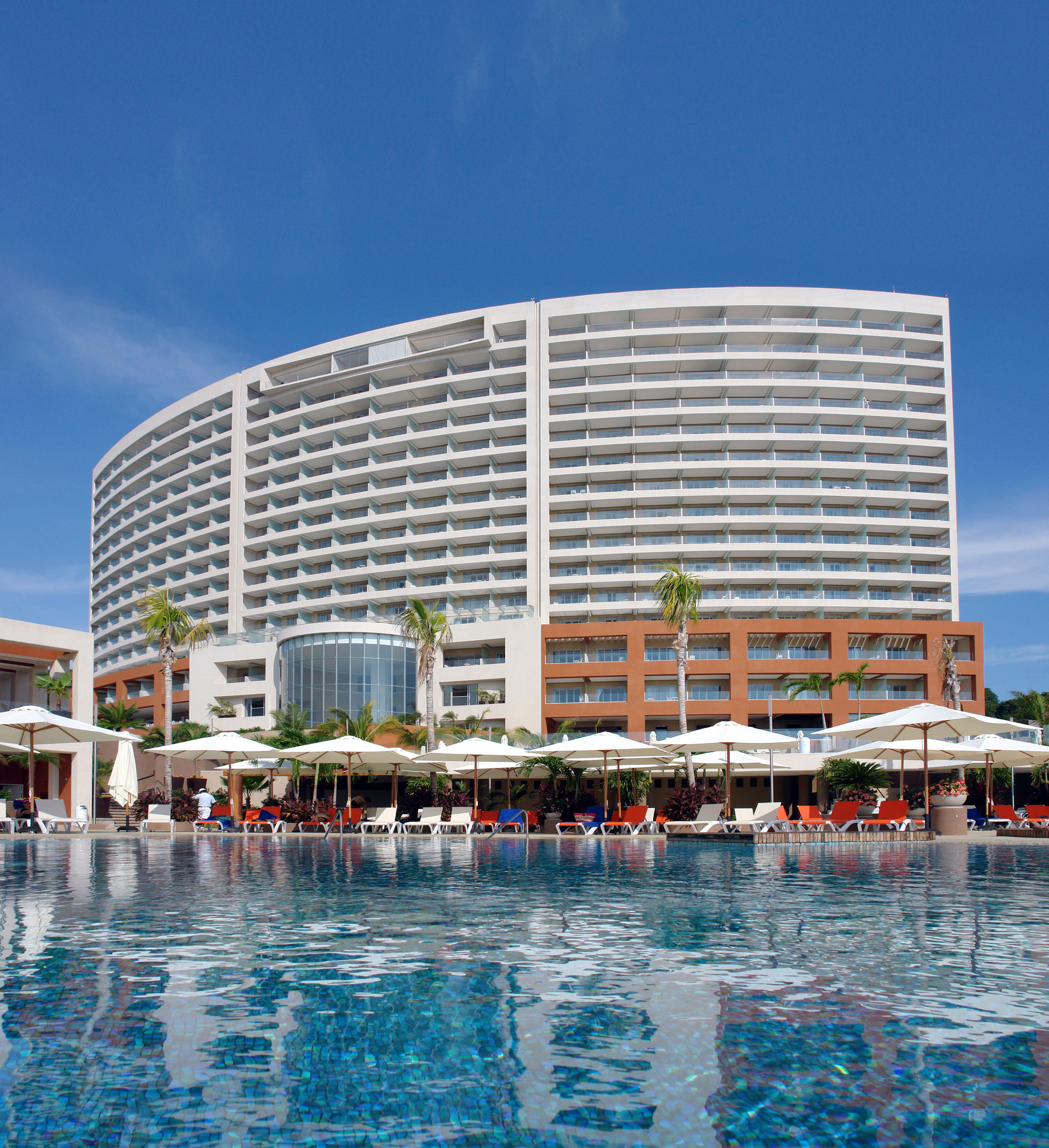 Vista da piscina Azul Ixtapa Grand All Suites - Spa & Convention Center