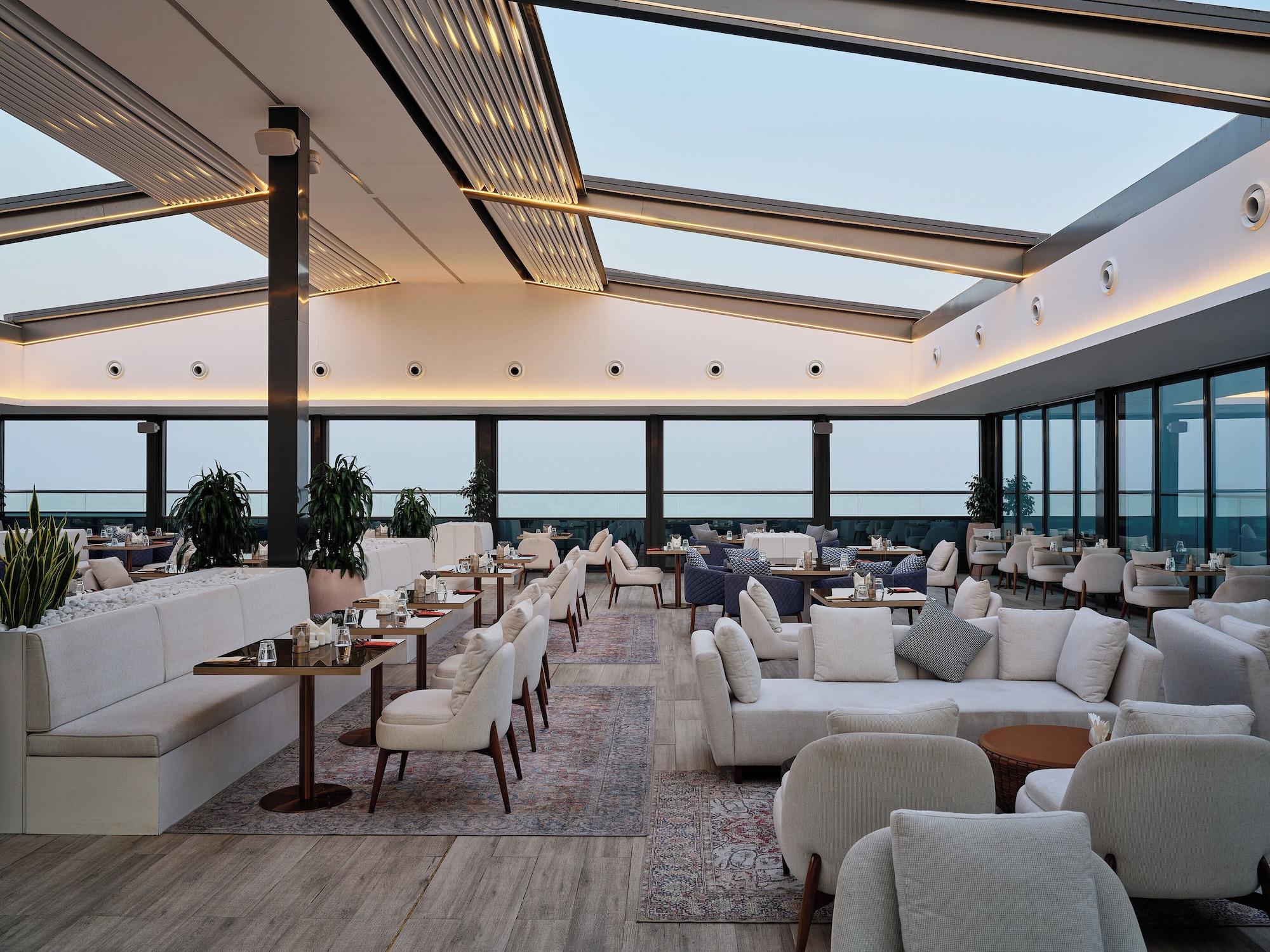 Restaurant Arabella Beach Hotel Kuwait, Vignette Collection by IHG