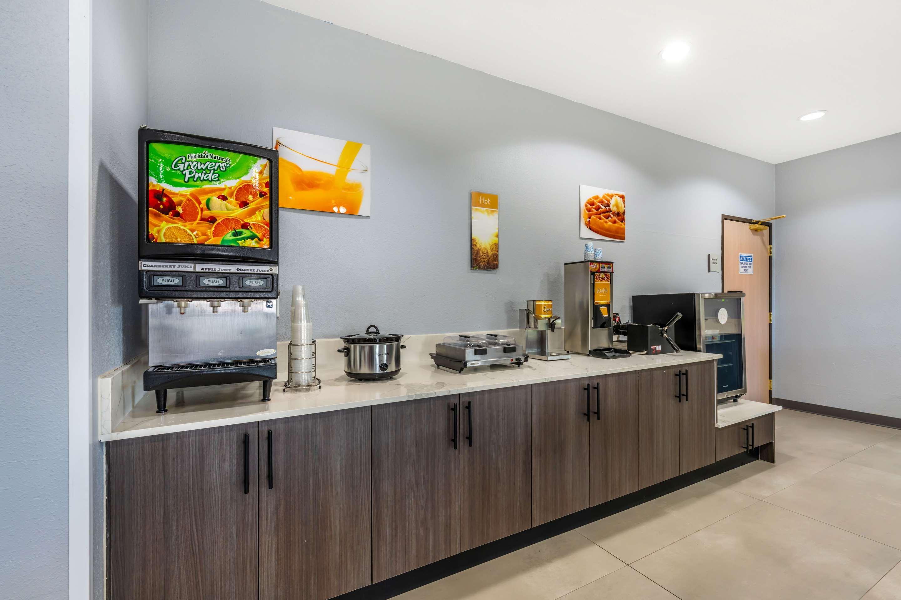 Restaurant Quality Inn & Suites
