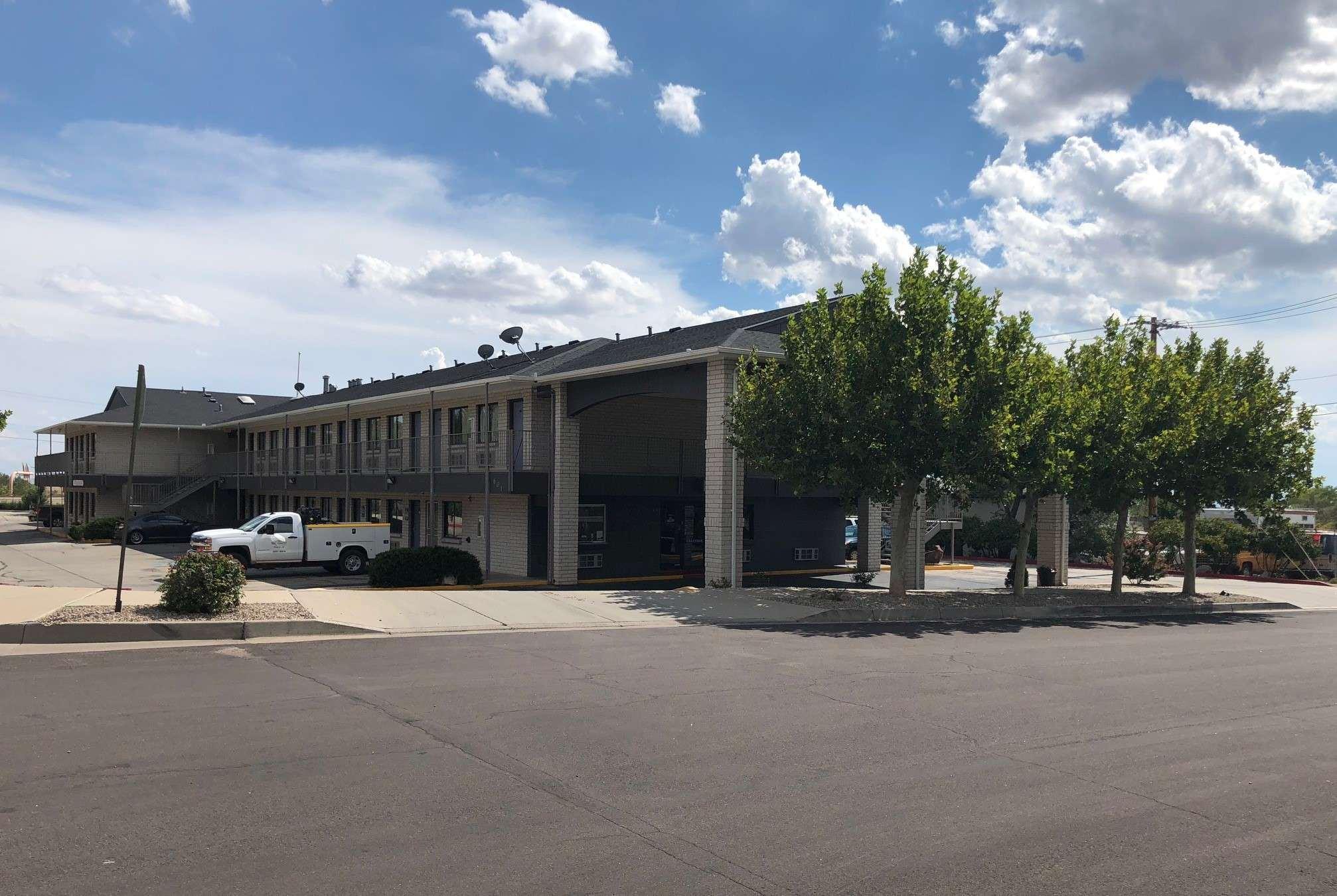 Vista Exterior Travelodge by Wyndham Albuquerque East