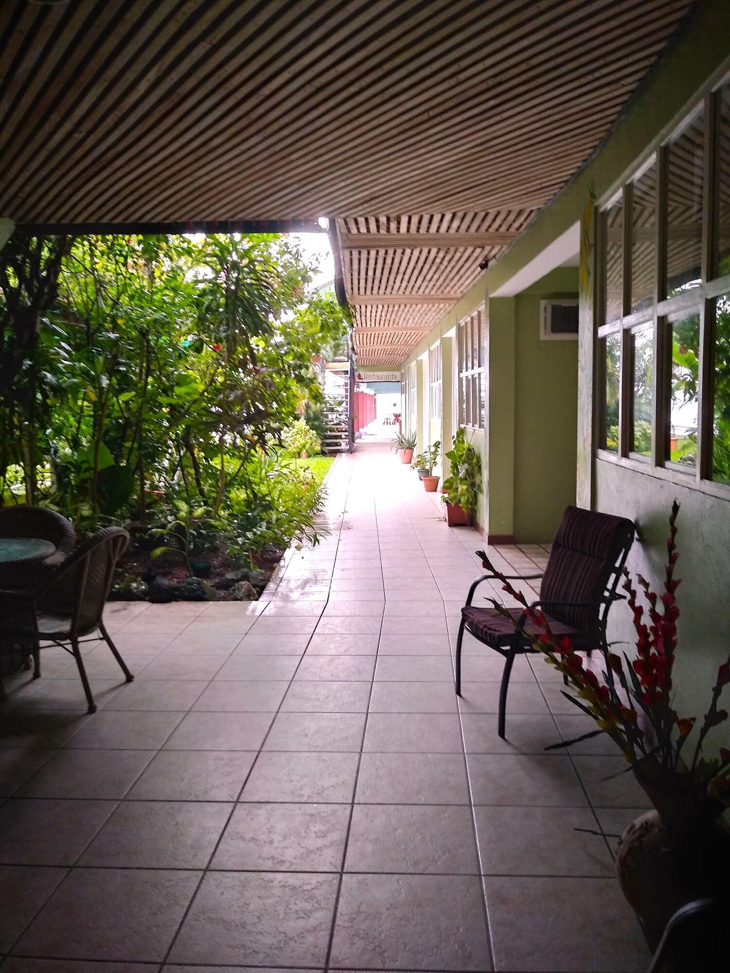 Varios Hotel El Delfin